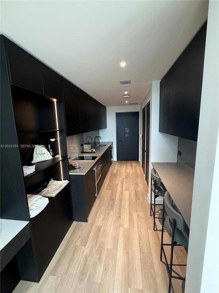 20 NE 11 St # 2601, Miami FL 33132 photo 4