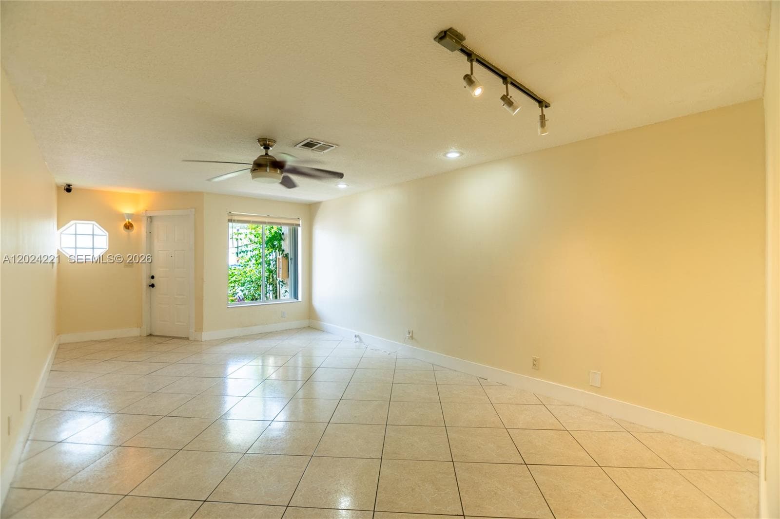 9803 NW 37th St, Sunrise FL 33351 photo 5