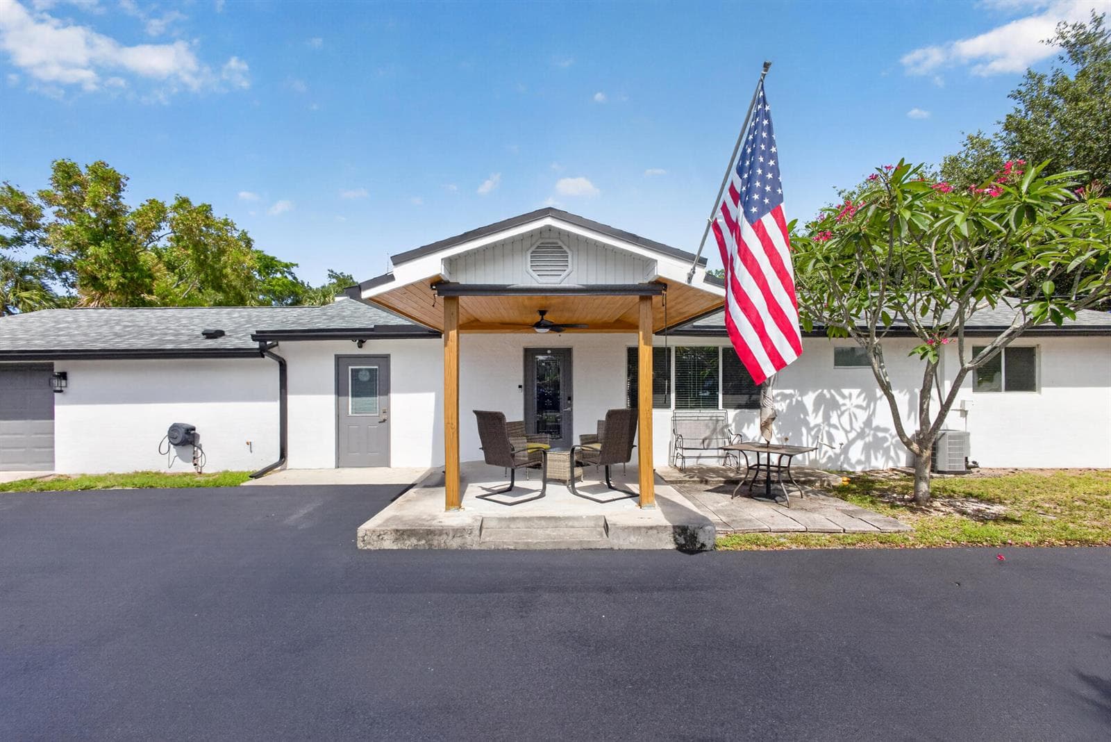 5500 West Place, Mangonia Park FL 33407 photo 2