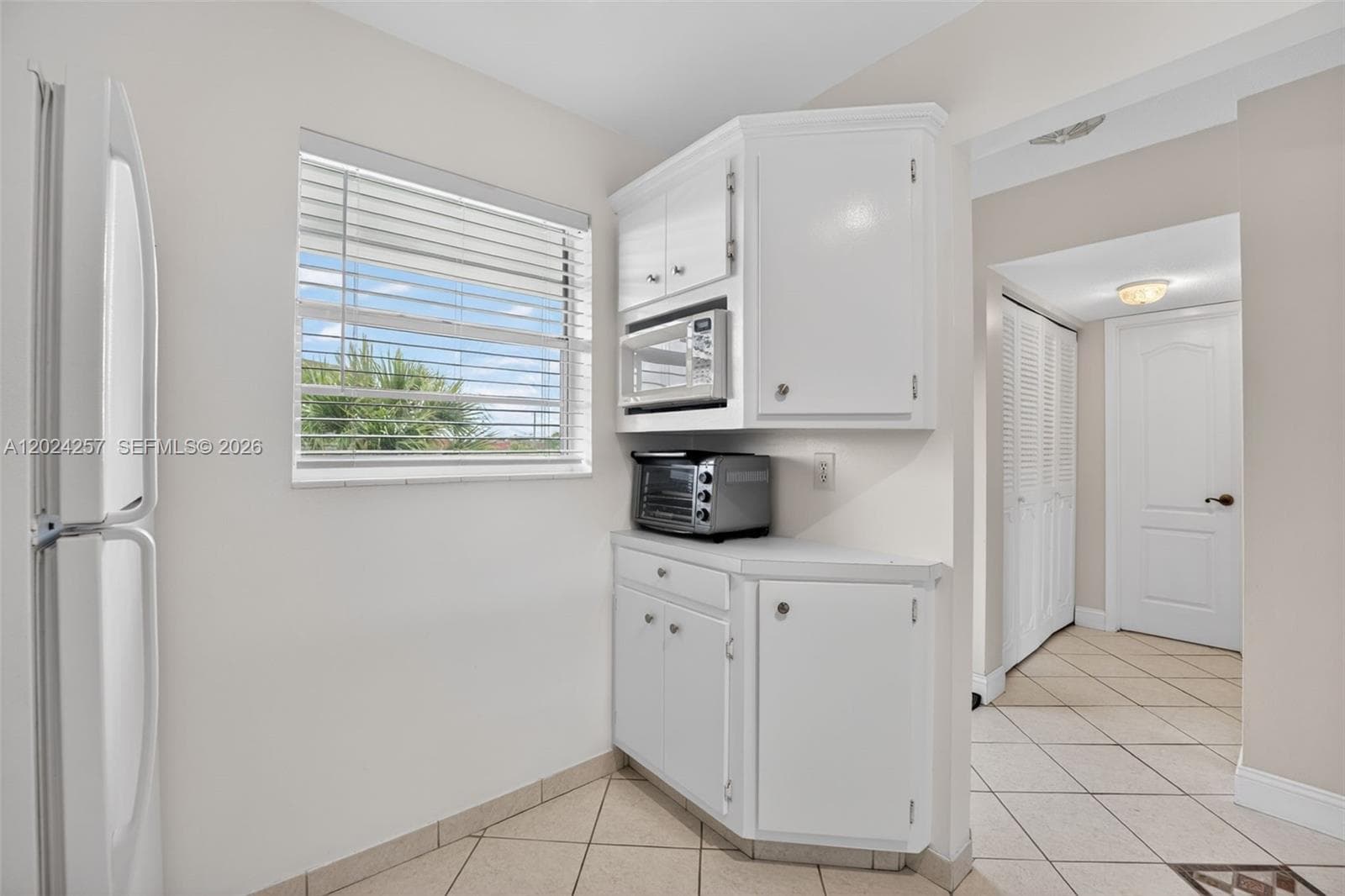 2800 NW 47th Ter # 303B, Lauderdale Lakes FL 33313 photo 4
