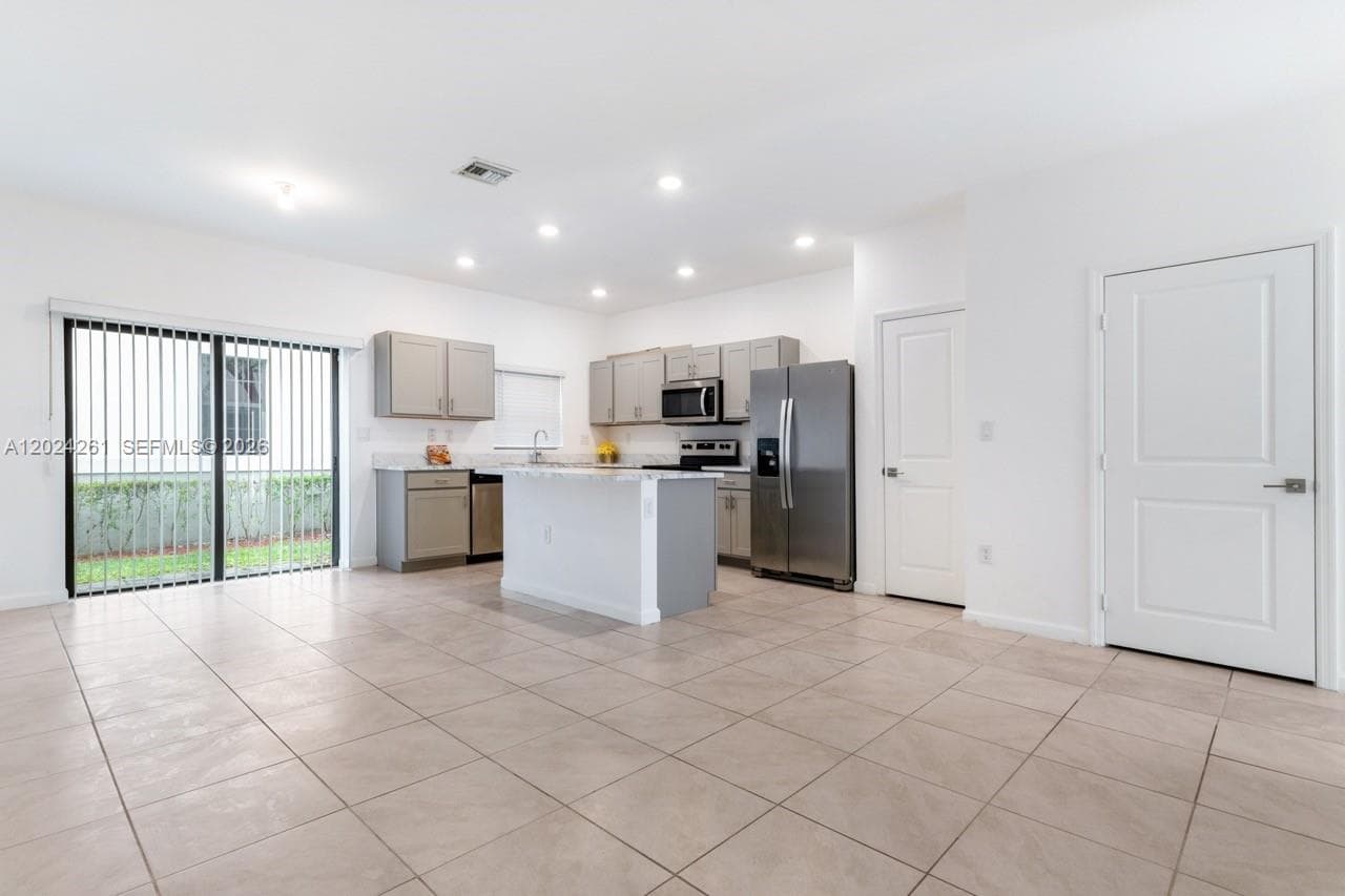1170 SW 7th Ct # 1170, Florida City FL 33034 photo 5