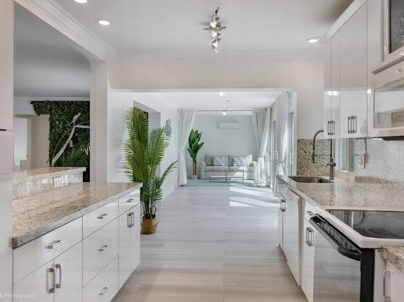 1250 Arthur Street, Hollywood FL 33019 photo 3