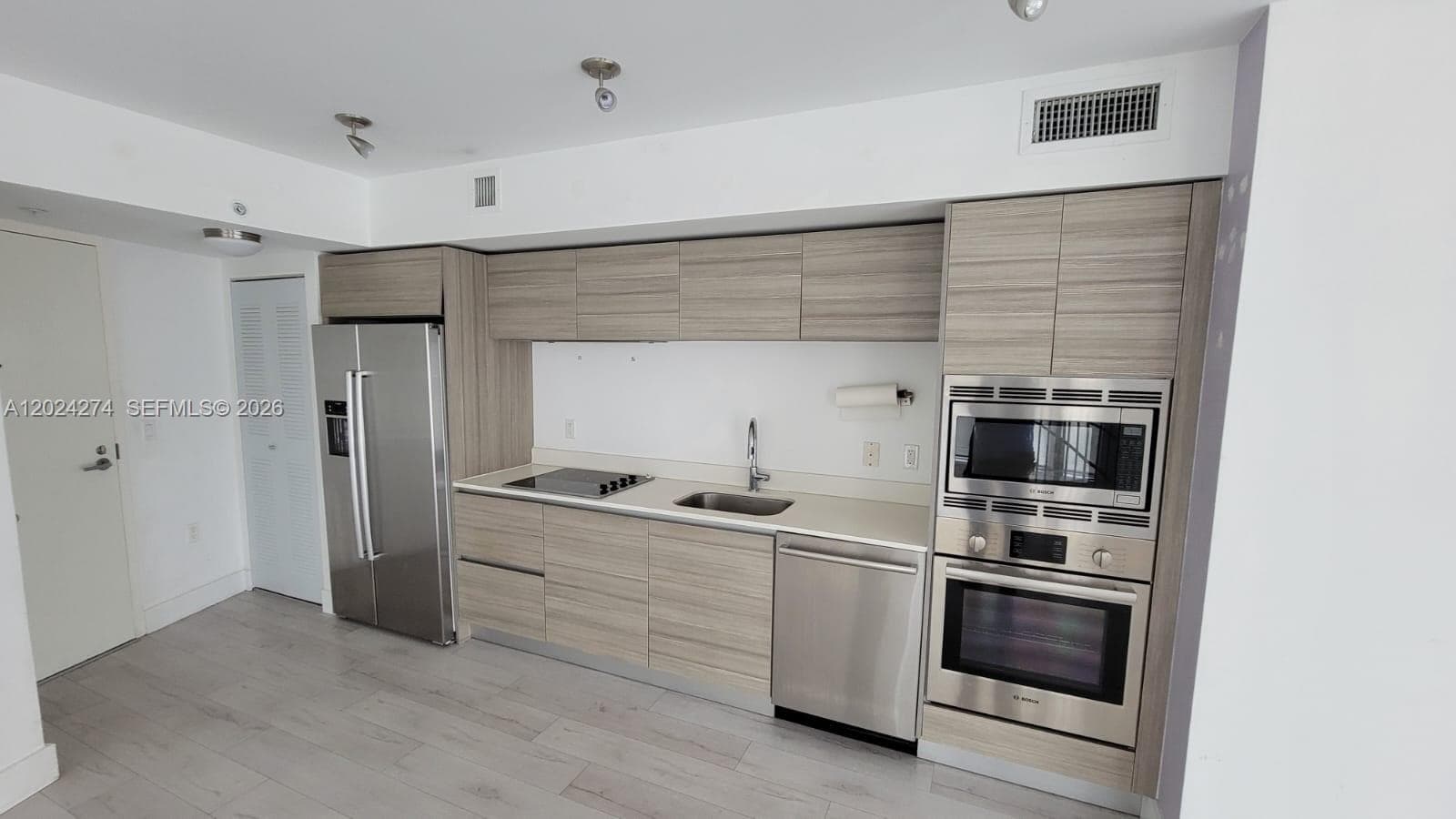 6620 INDIAN CREEK DR # 104, Miami Beach FL 33141 photo 3