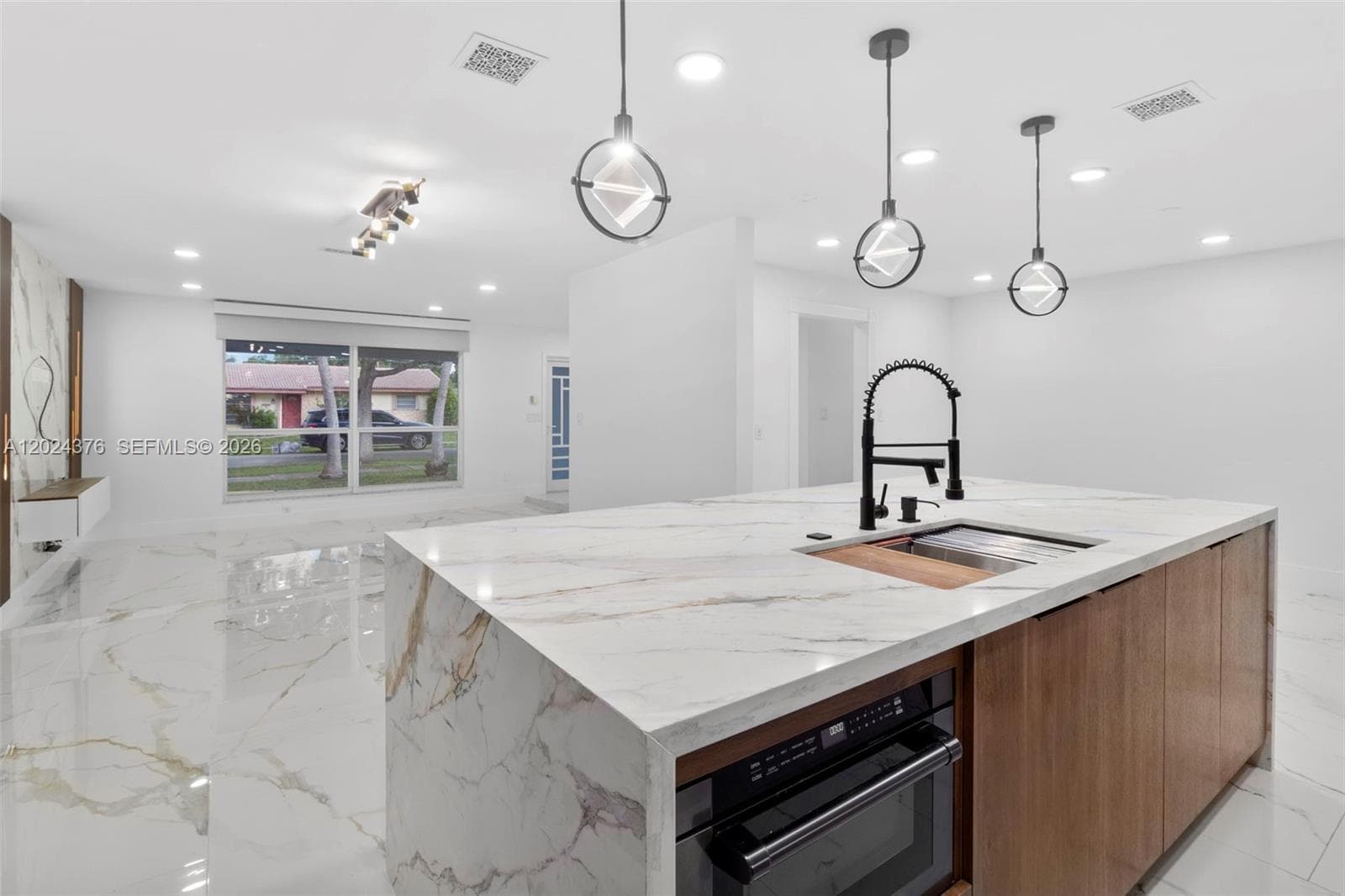 7220 NW 10th Pl, Plantation FL 33313 photo 3