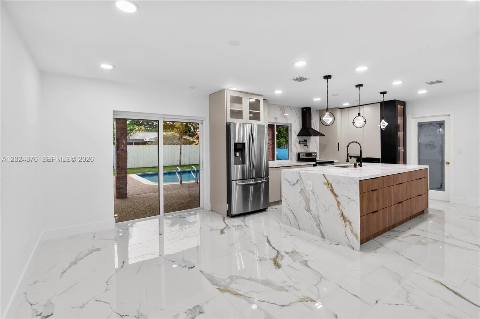 7220 NW 10th Pl, Plantation FL 33313 photo 4