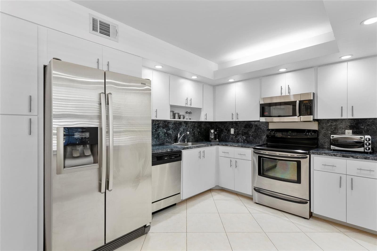 4240 Oaks Terrace # 105, Pompano Beach FL 33069 photo 5