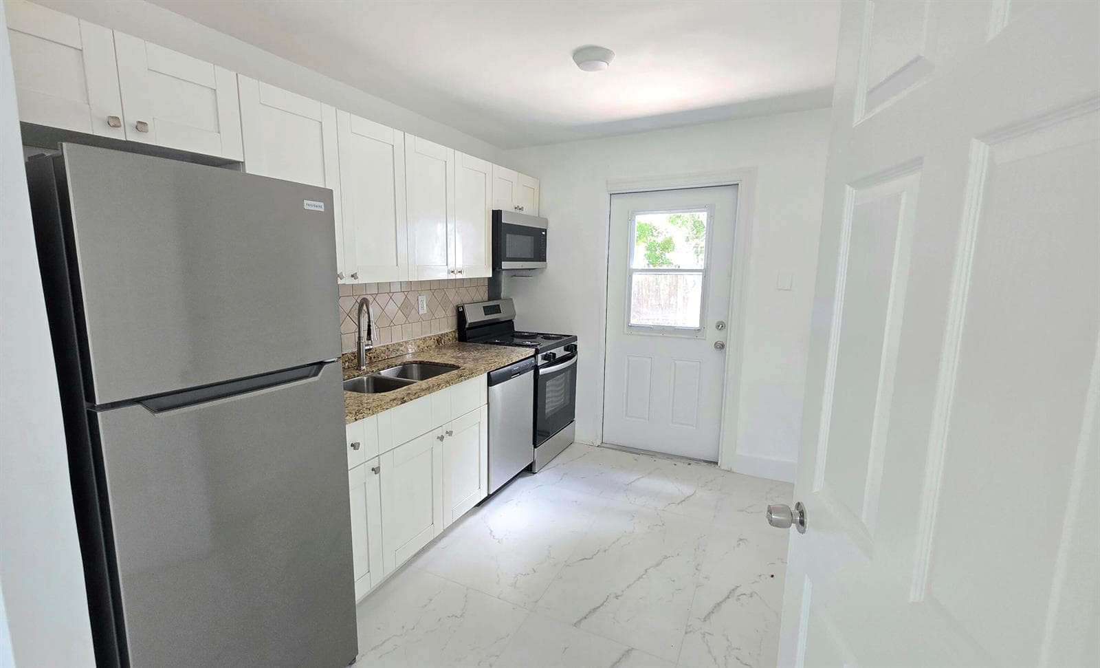 2849 NE 13th Avenue, Pompano Beach FL 33064 photo 3