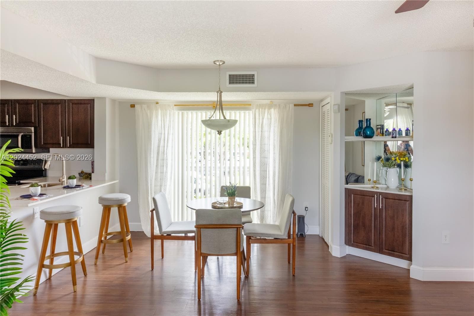 17230 NW 64th Ave, Miami Lakes FL 33015 photo 2