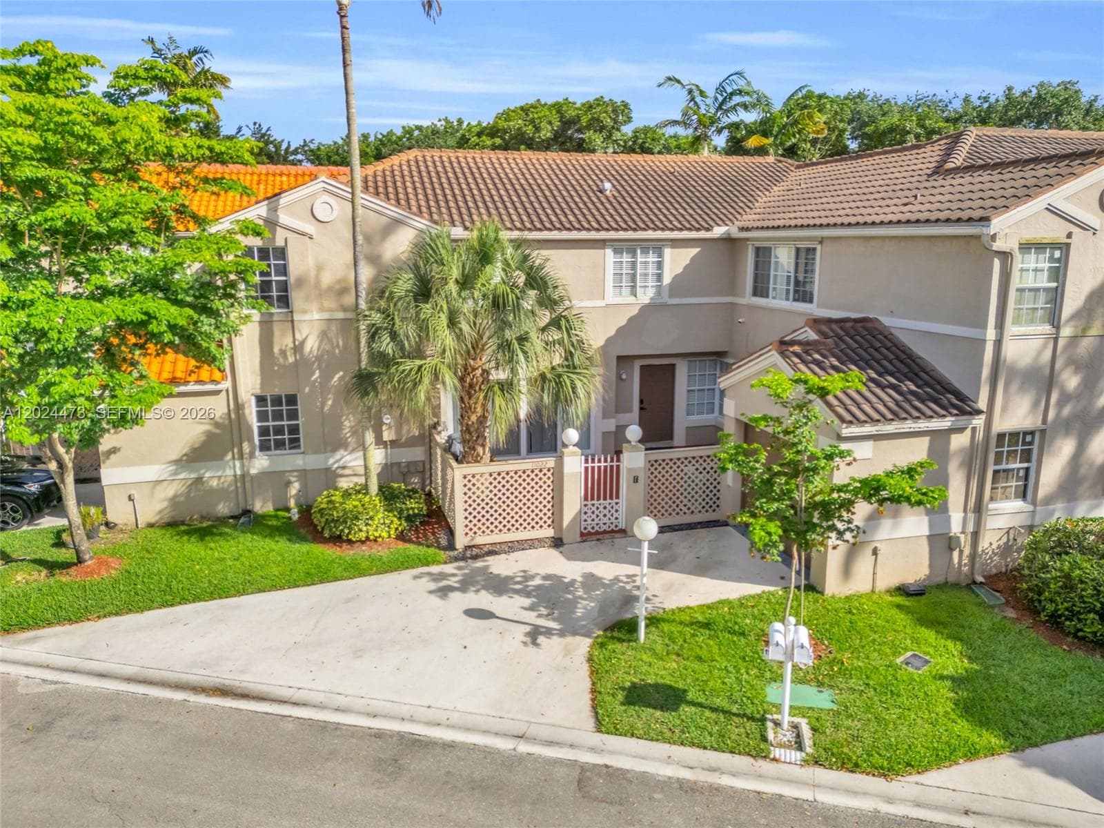 11022 Chandler Dr, Cooper City FL 33026 photo 2