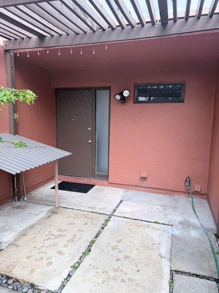 10343 Greenhouse Rd, Pembroke Pines FL 33026 photo 3