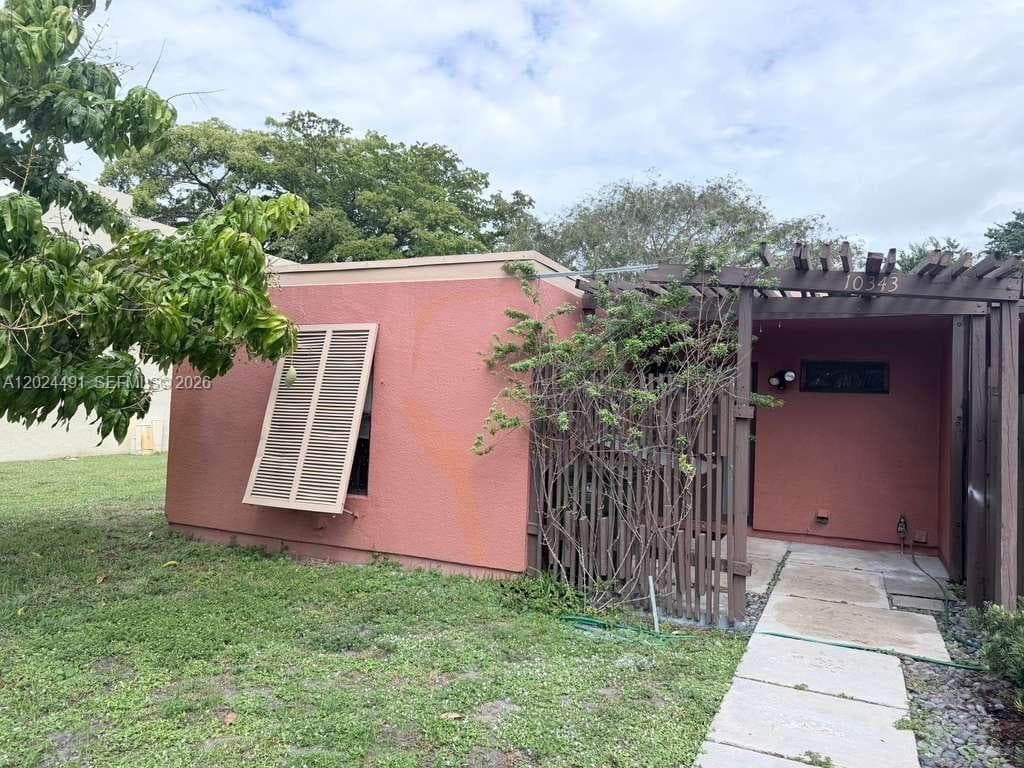 10343 Greenhouse Rd, Pembroke Pines FL 33026 photo 4