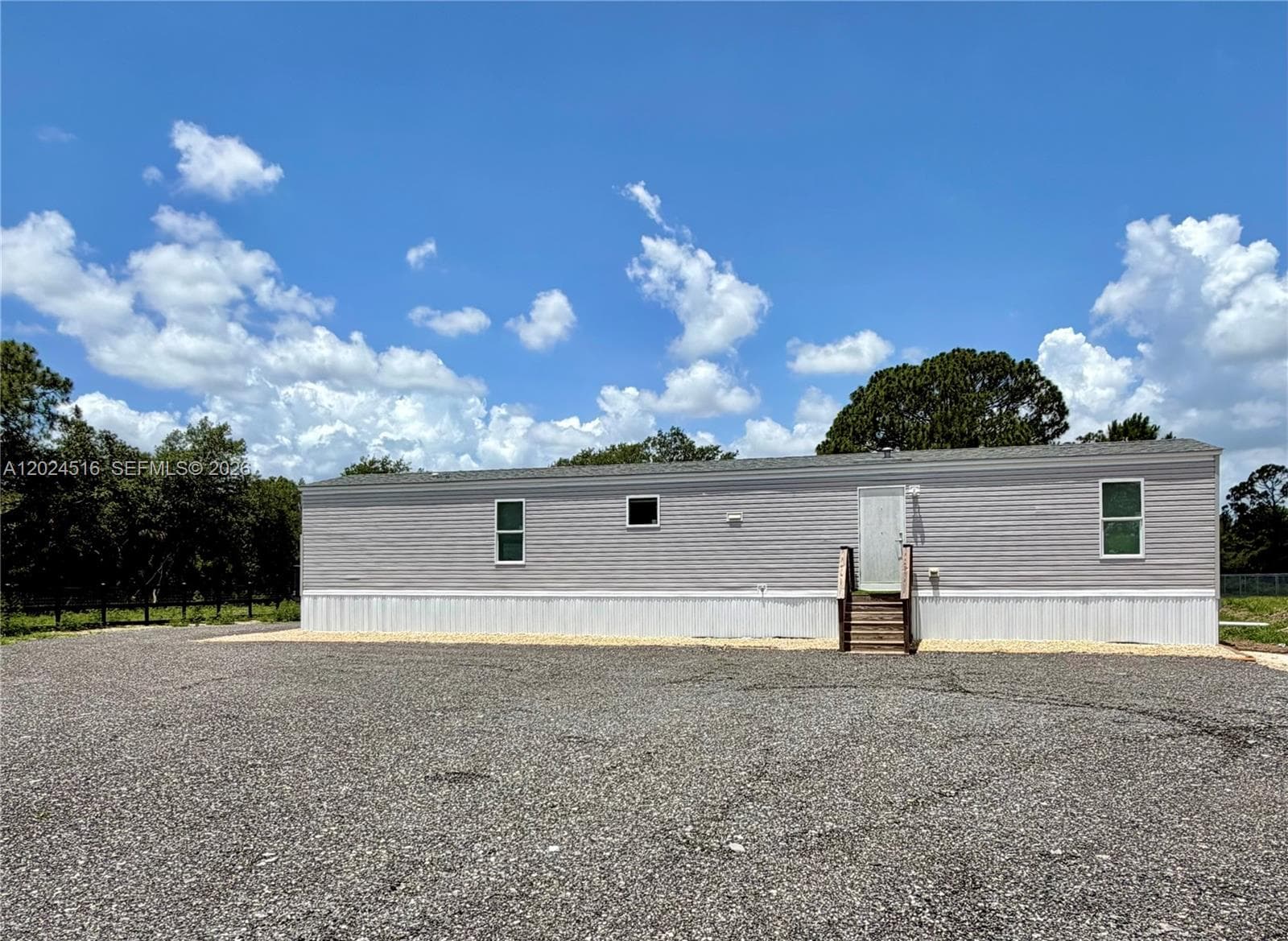 170 S Jinete St, Clewiston FL 33440 photo 3