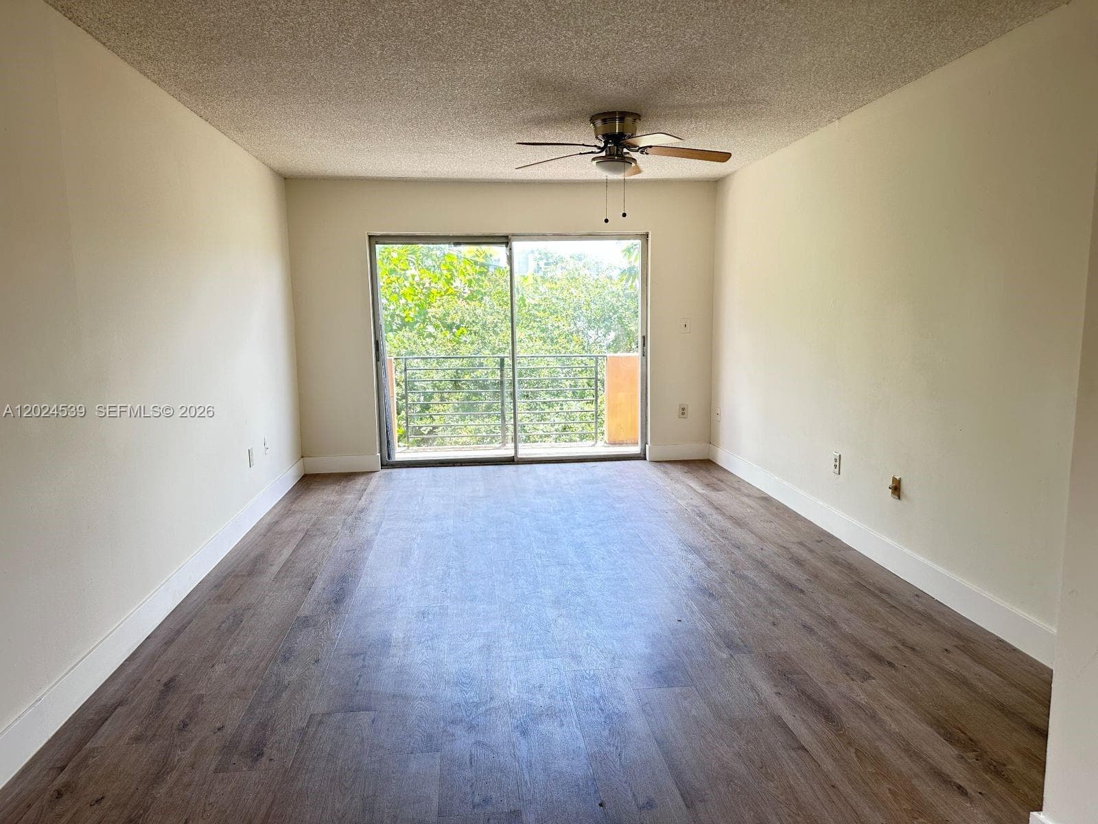 365 NE 125th St # 306, North Miami FL 33161 photo 2
