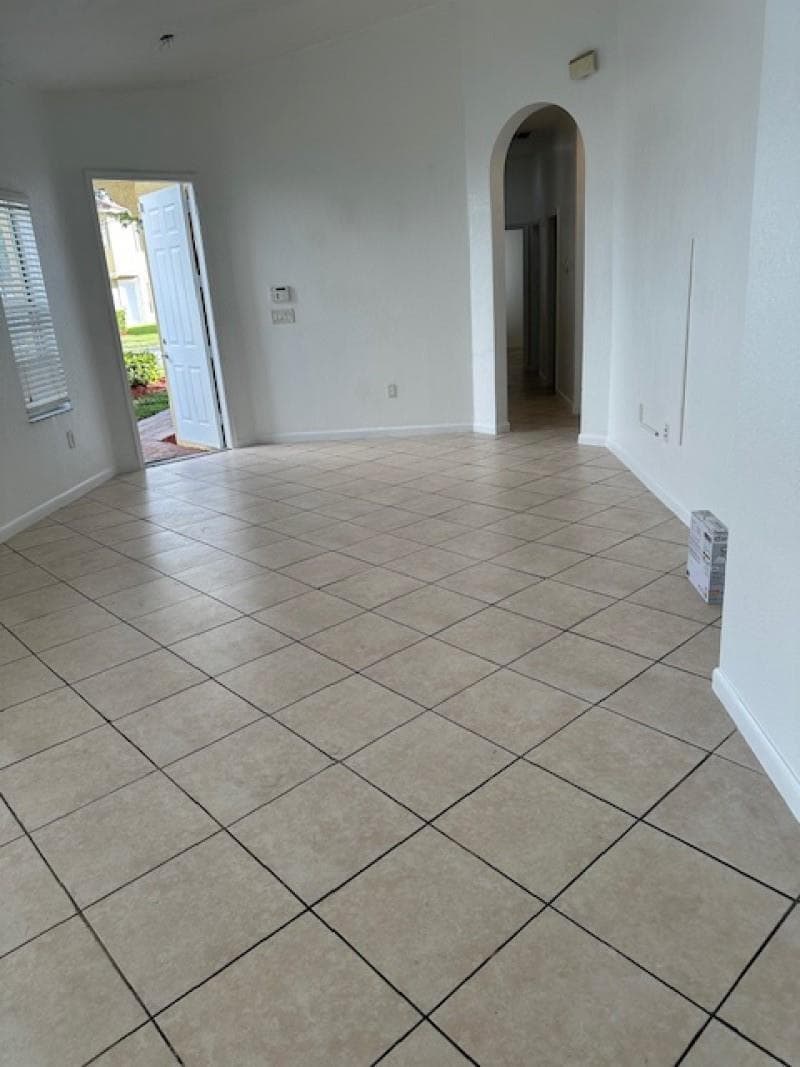 1056 NE 39th Avenue, Homestead FL 33033 photo 2