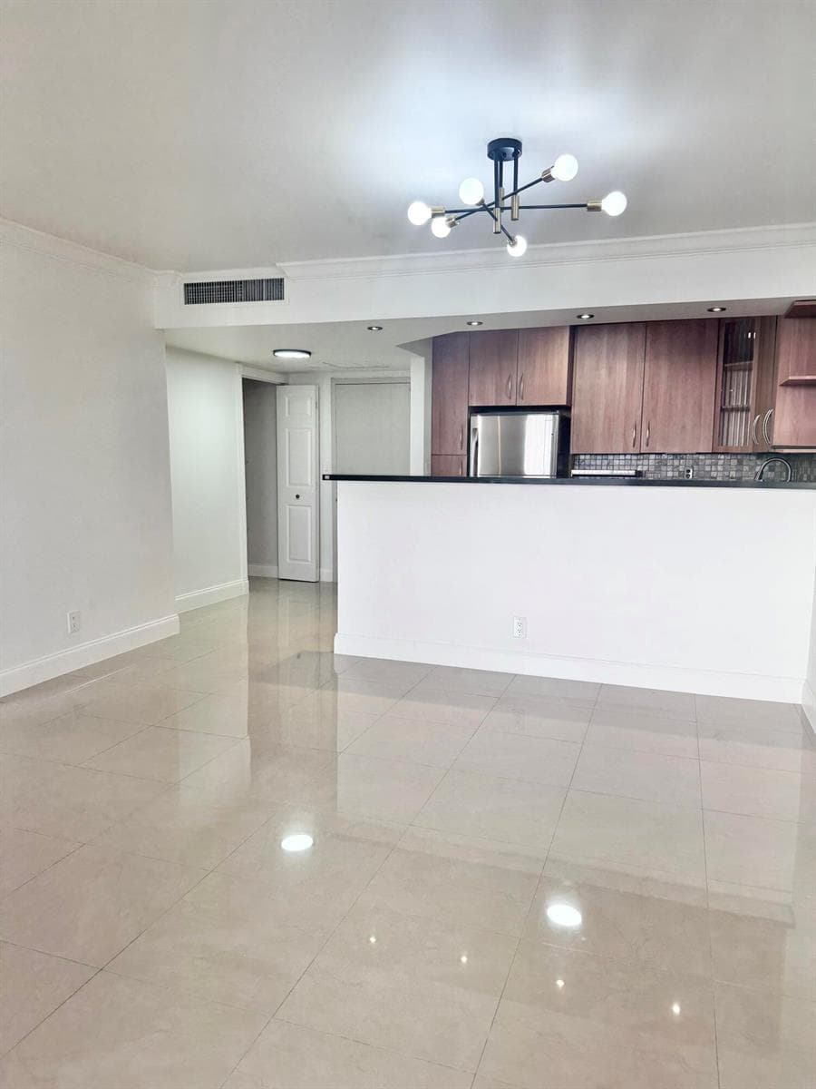 600 Three Islands Boulevard # 1108, Hallandale Beach FL 33009 photo 4