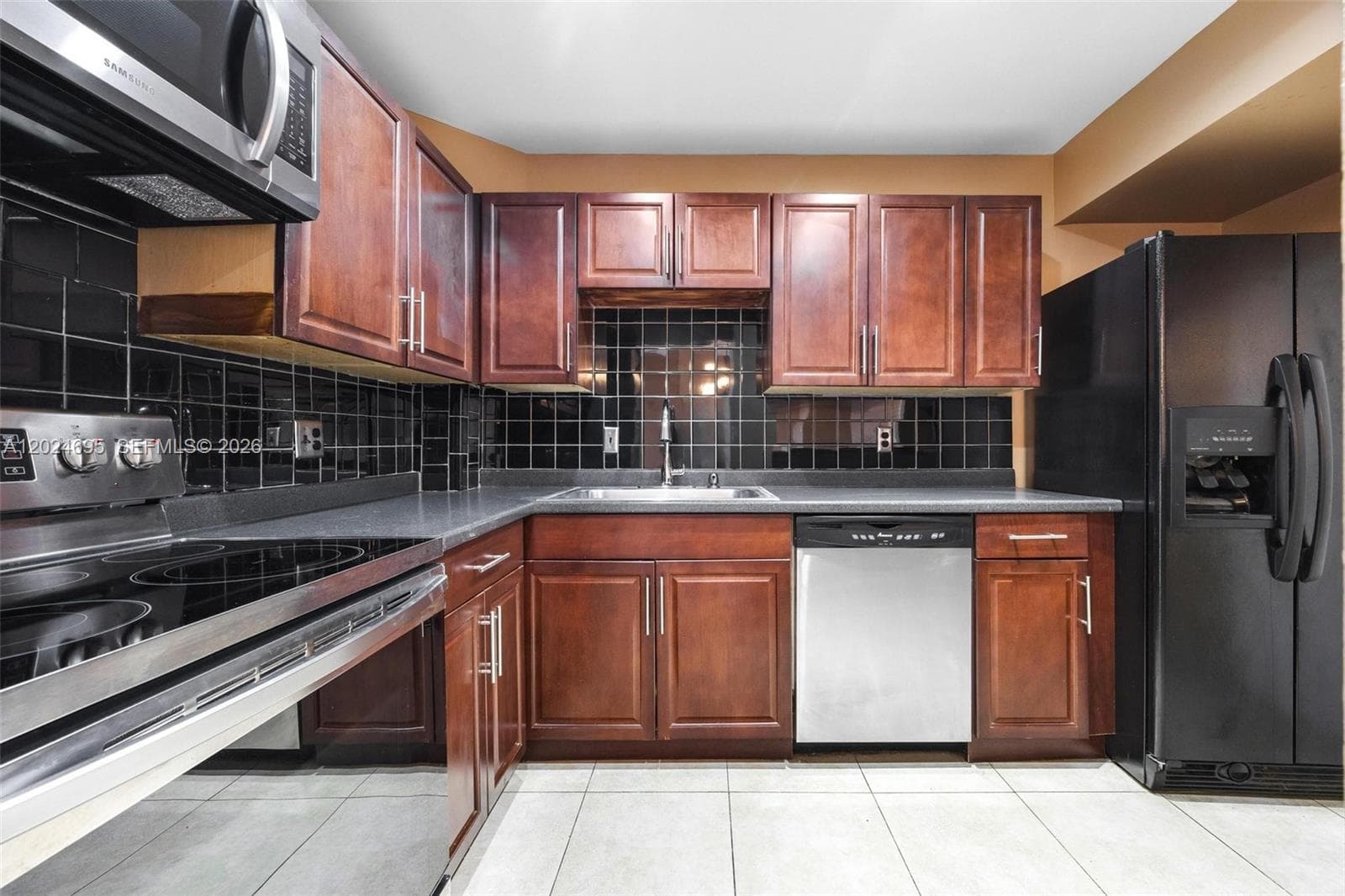 4350 Hillcrest Dr # 1016, Hollywood FL 33021 photo 2