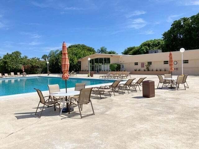 480 Executive Center Drive # 4a, West Palm Beach FL 33401 photo 3
