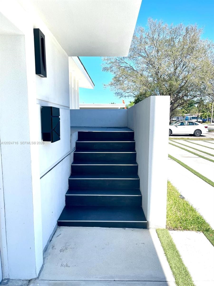 19960 Highland Lakes Blvd, Miami FL 33179 photo 5