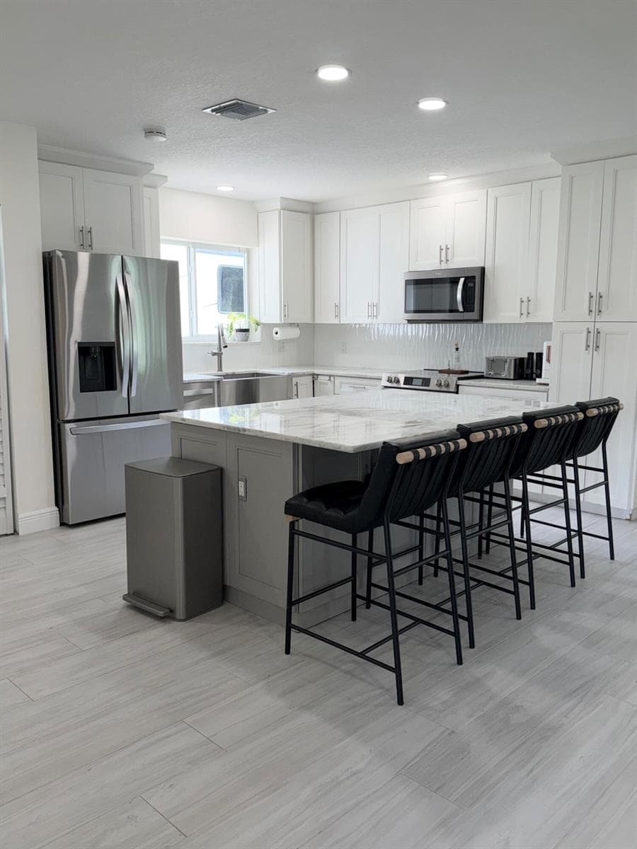 460 SW 55th Avenue, Plantation FL 33317 photo 2
