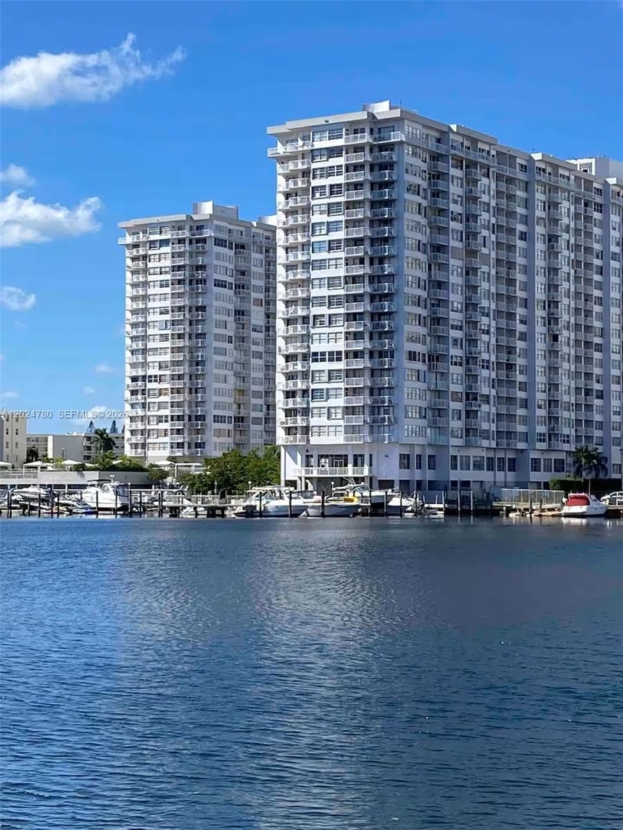 18081 Biscayne Blvd # 1904, Aventura FL 33160 photo 2