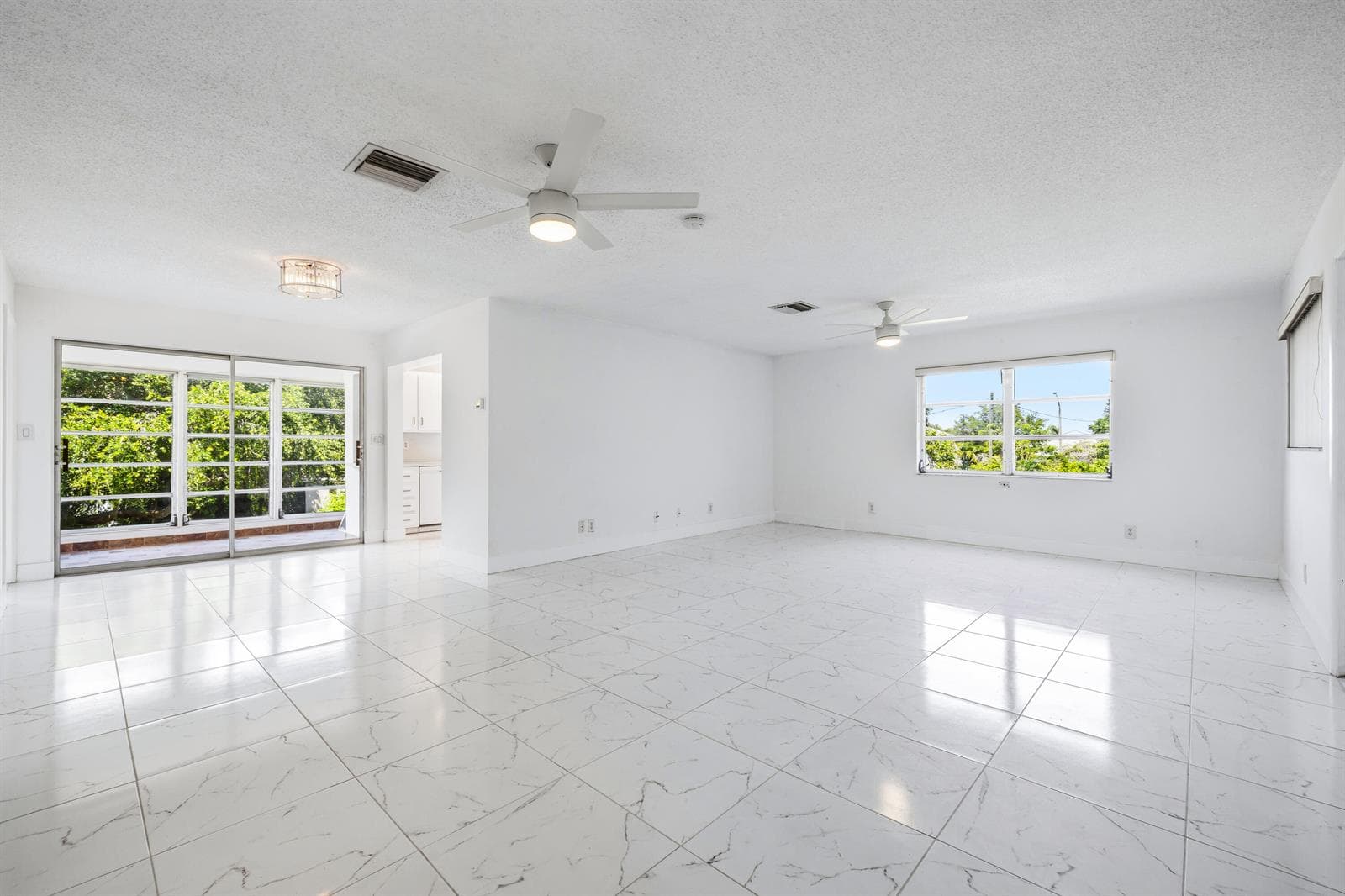 941 Crystal Lake Drive # 207, Deerfield Beach FL 33064 photo 2