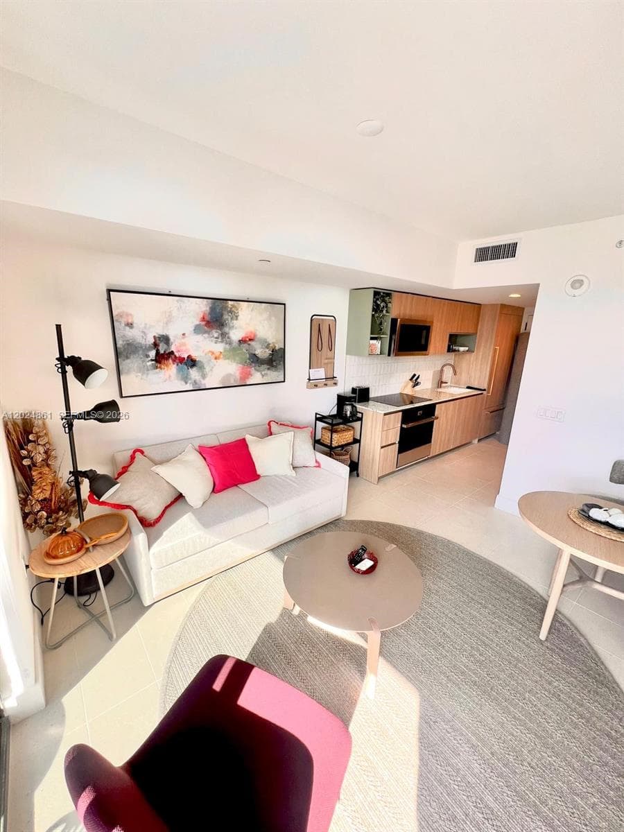 159 NE 6th St # 2508, Miami FL 33132 photo 3