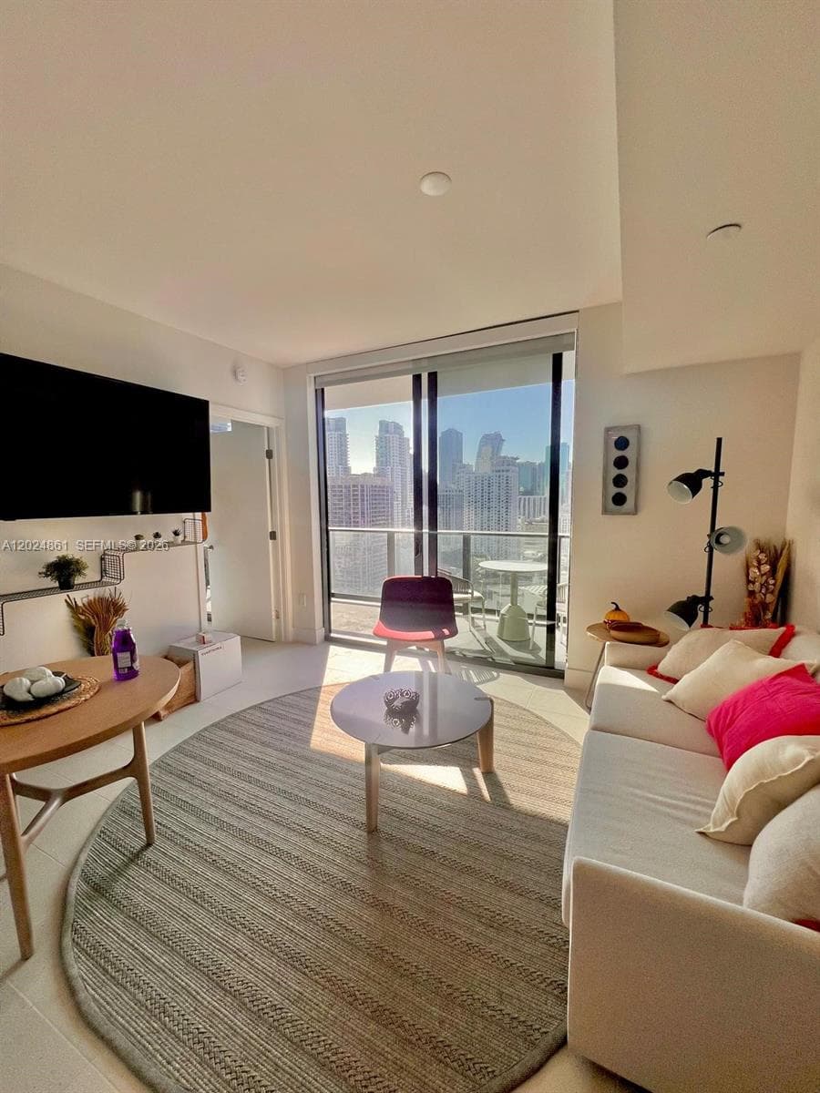 159 NE 6th St # 2508, Miami FL 33132 photo 4