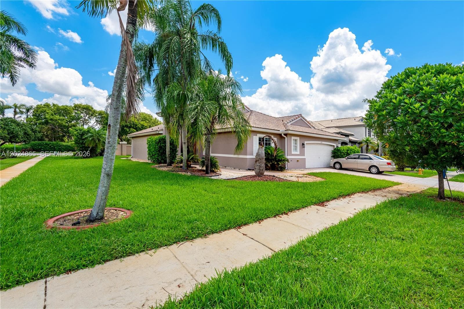 16269 SW 6th St, Pembroke Pines FL 33027 photo 3