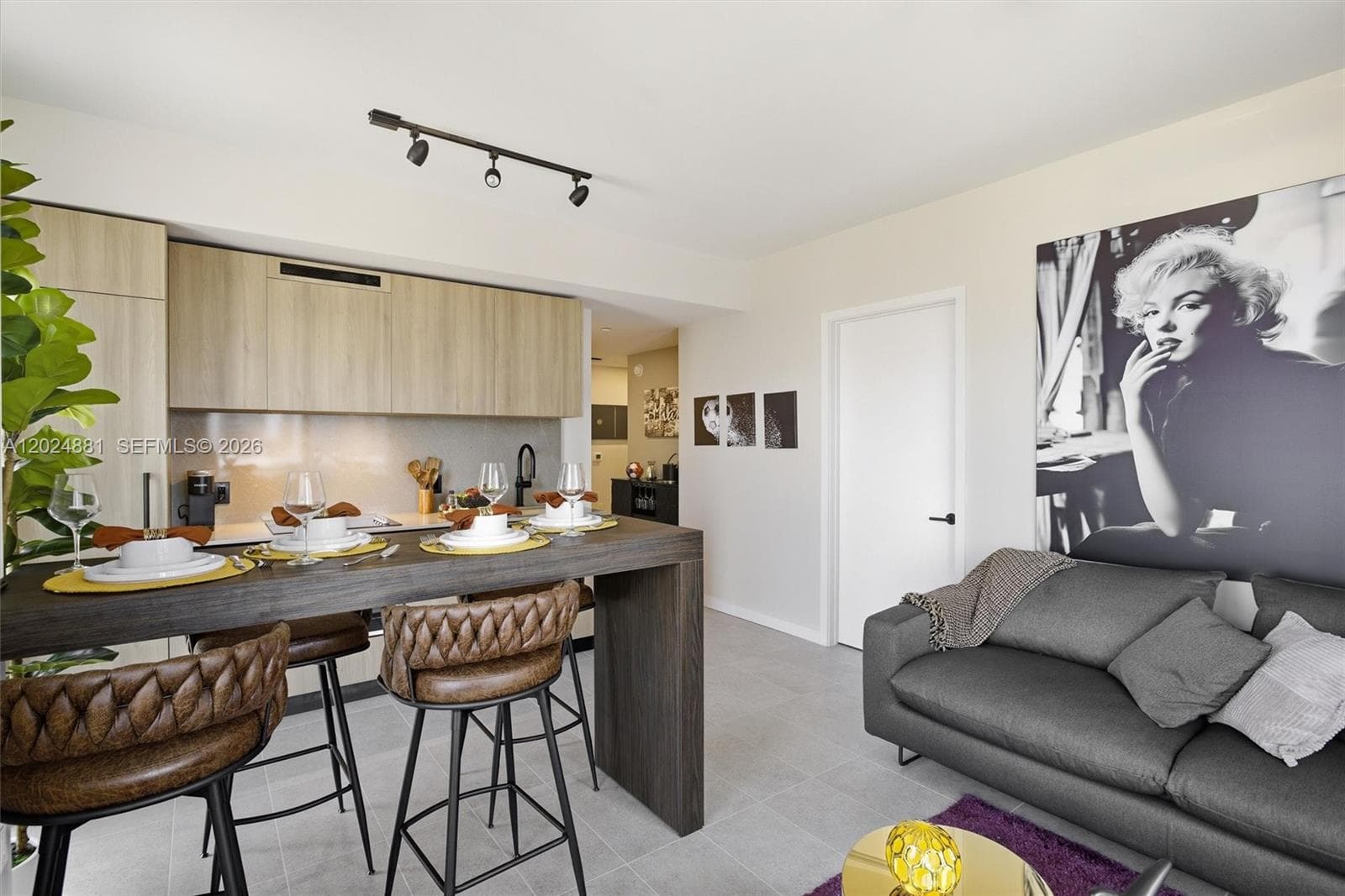 121 NE 5th St # 1712, Miami FL 33132 photo 3