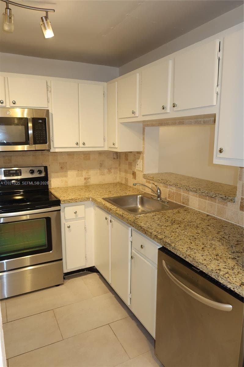 10835 SW 112th Ave # 113, Miami FL 33176 photo 4