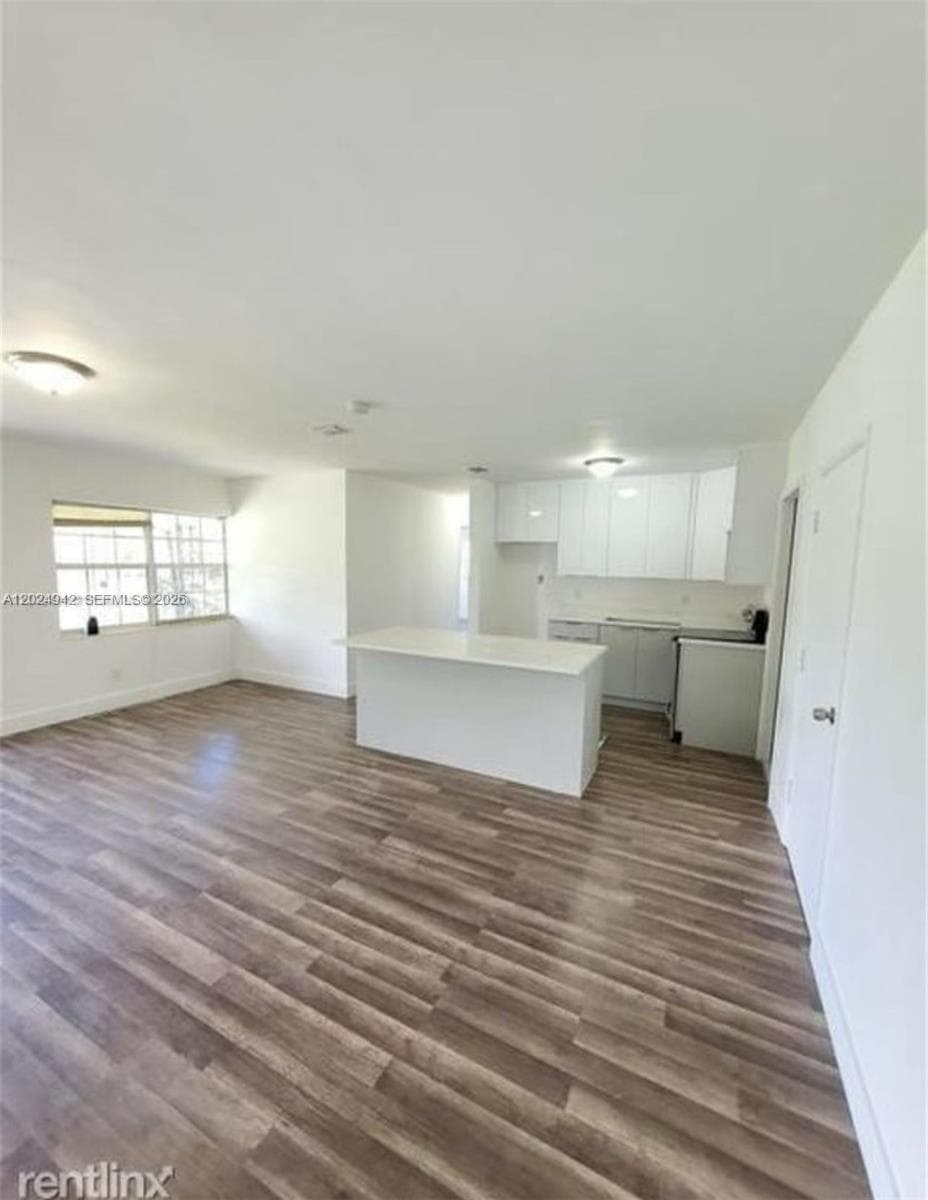1770 NE 170th St, North Miami Beach FL 33162 photo 4