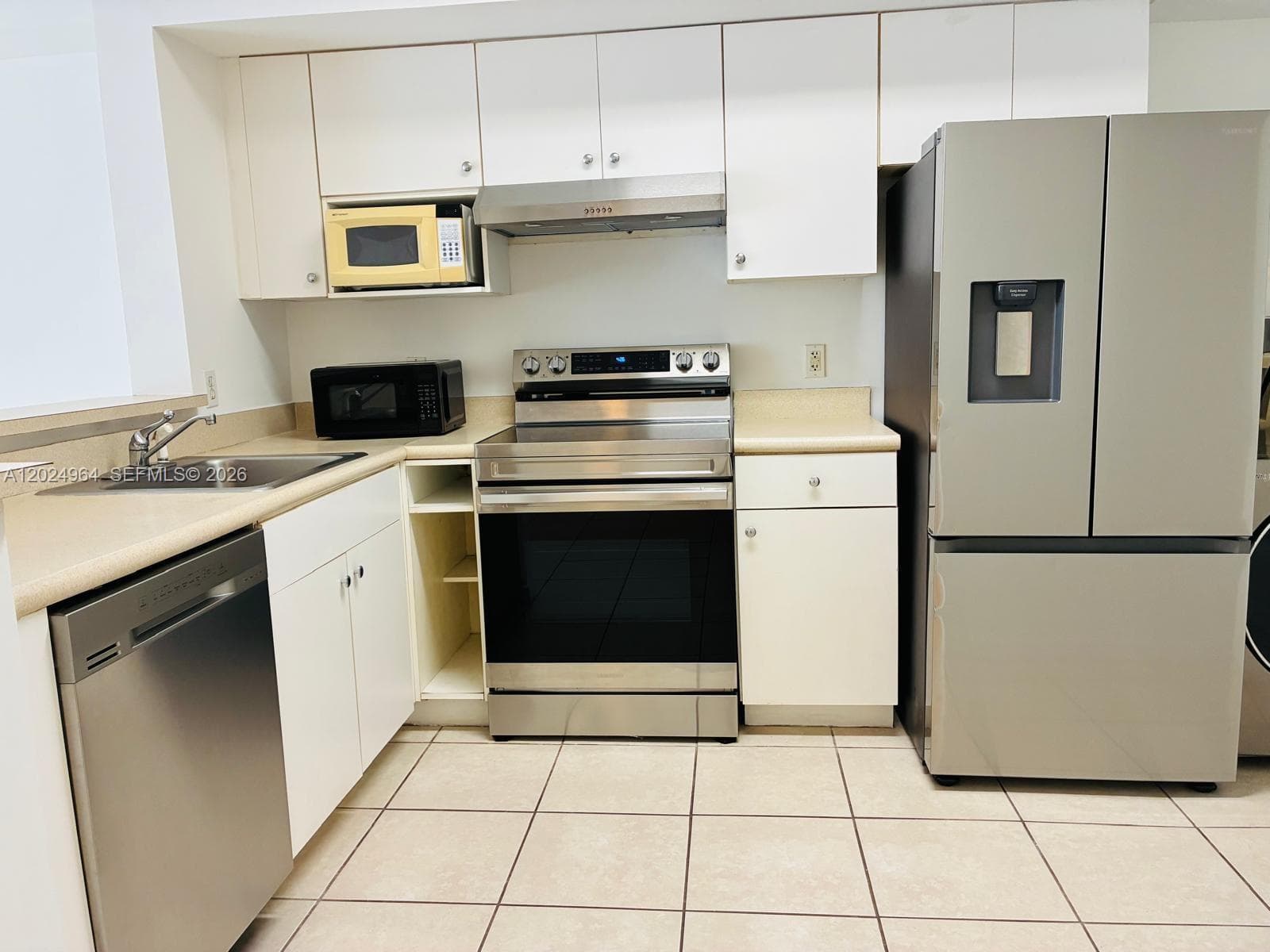 5085 NW 7th St # 909, Miami FL 33126 photo 4