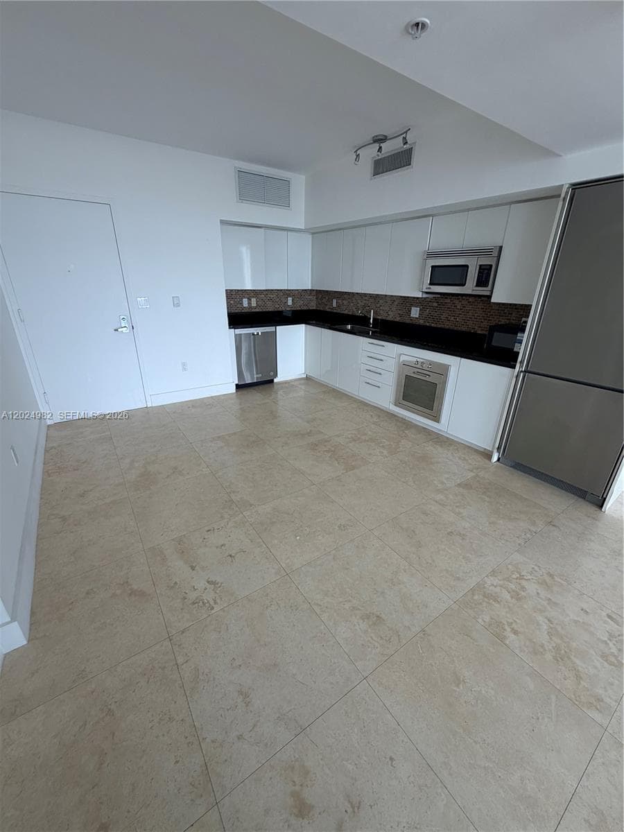 92 SW 3rd St # 3909, Miami FL 33130 photo 2