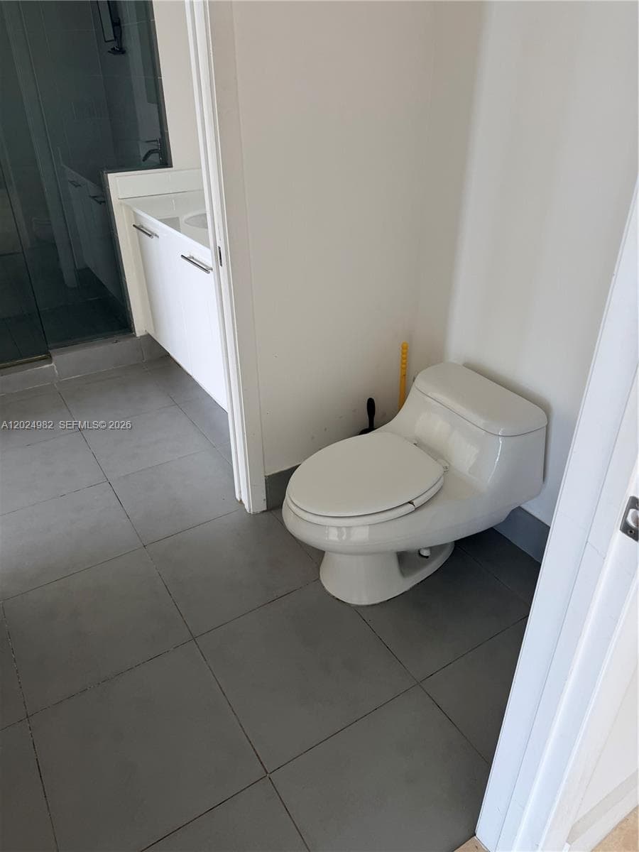 92 SW 3rd St # 3909, Miami FL 33130 photo 4