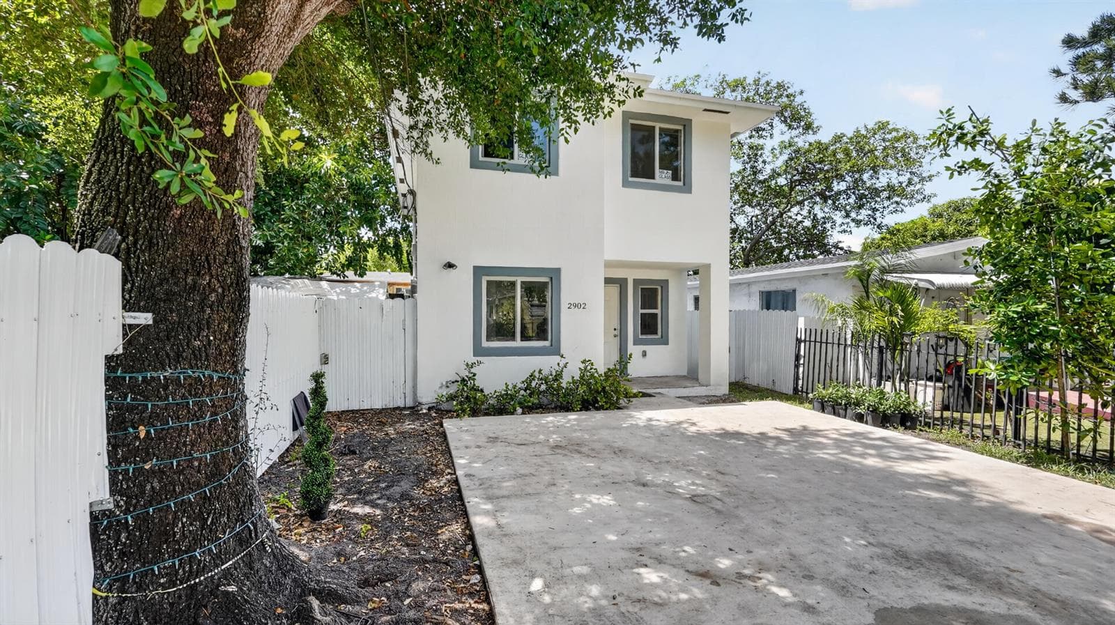 2902 NW 44th Street, Miami FL 33142 photo 2