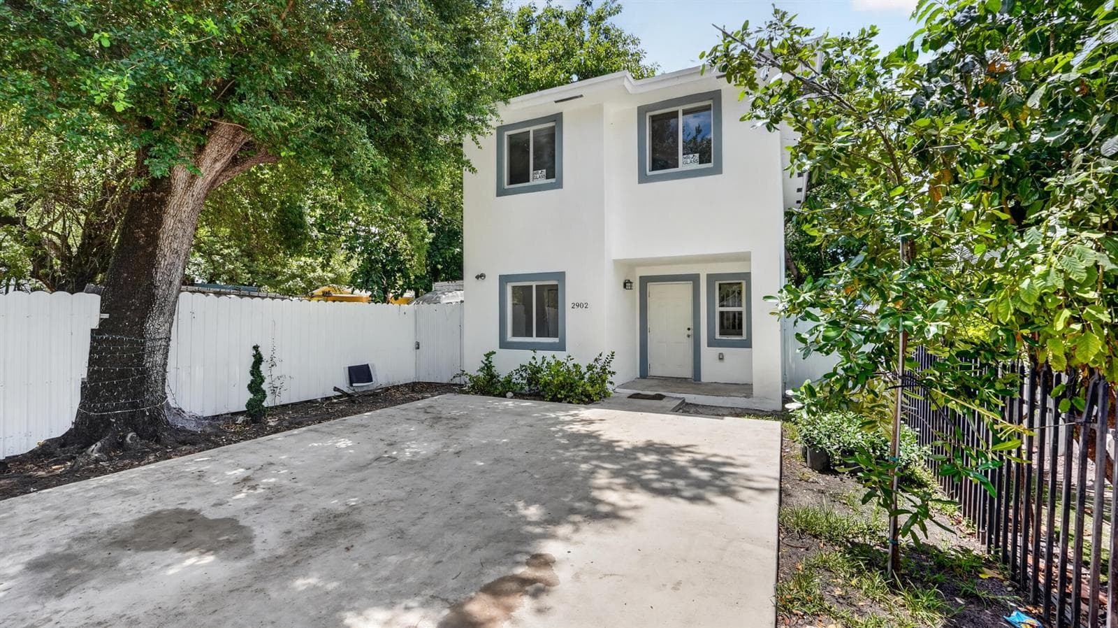 2902 NW 44th Street, Miami FL 33142 photo 4