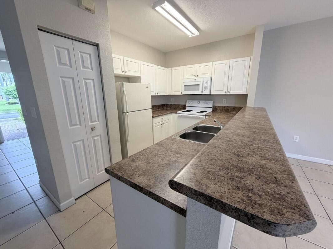 933 NE 42nd Avenue, Homestead FL 33033 photo 5