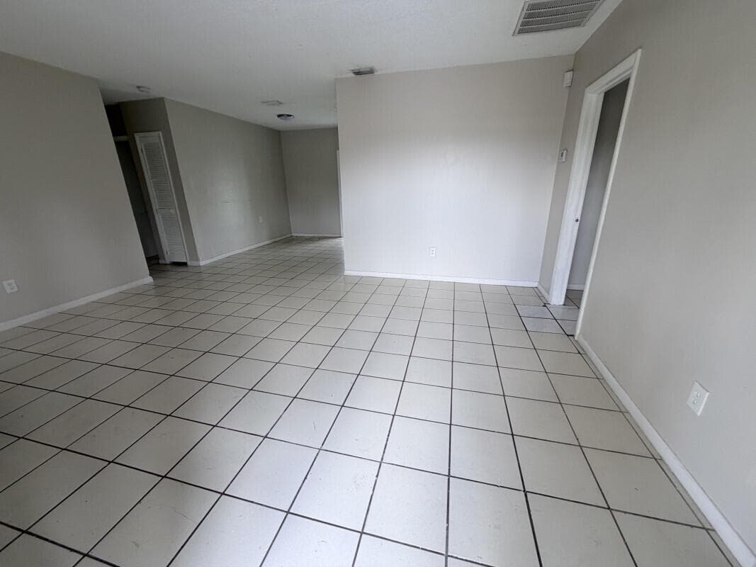 639 SW 3rd Terrace, Homestead FL 33034 photo 4