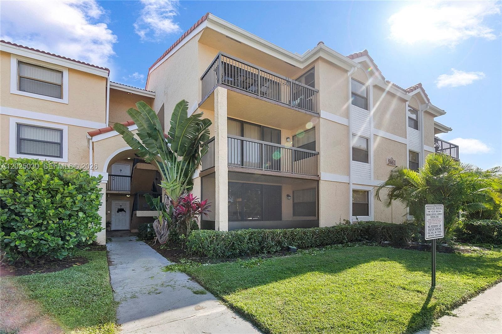 5661 Riverside Dr, Coral Springs FL 33067 photo 4