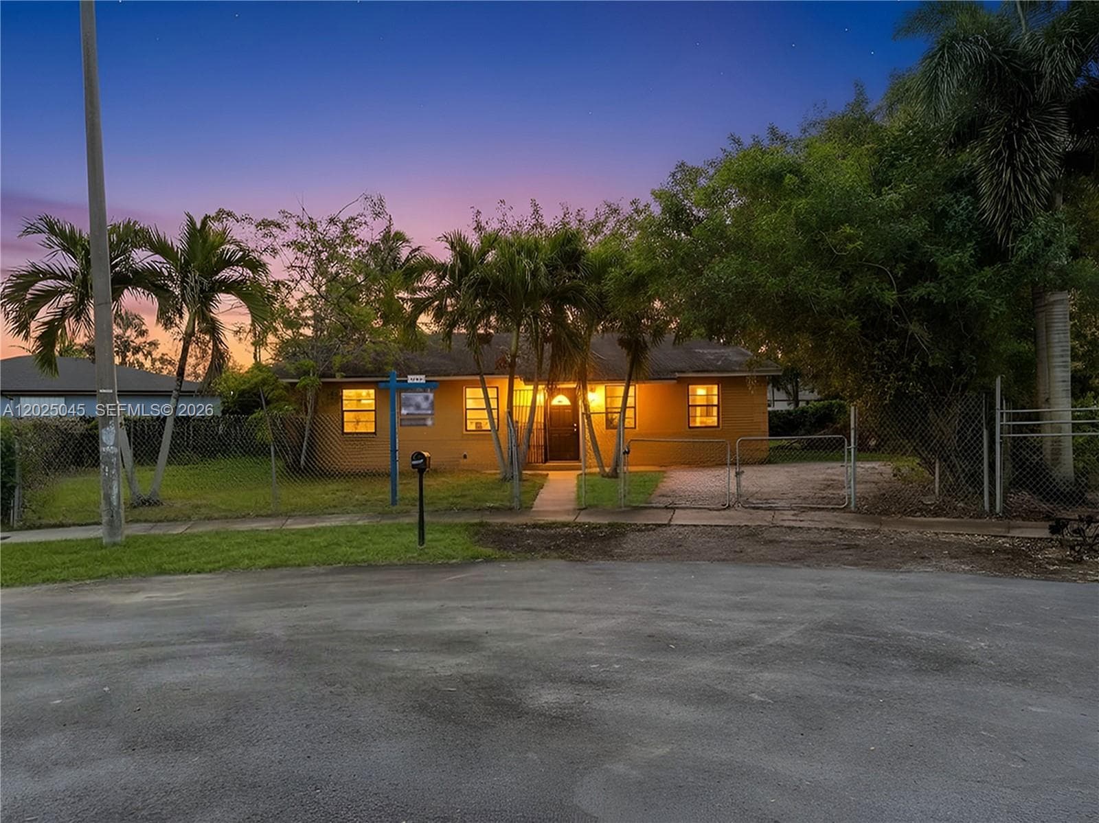 1664 SW 2nd Ct, Homestead FL 33030 photo 2