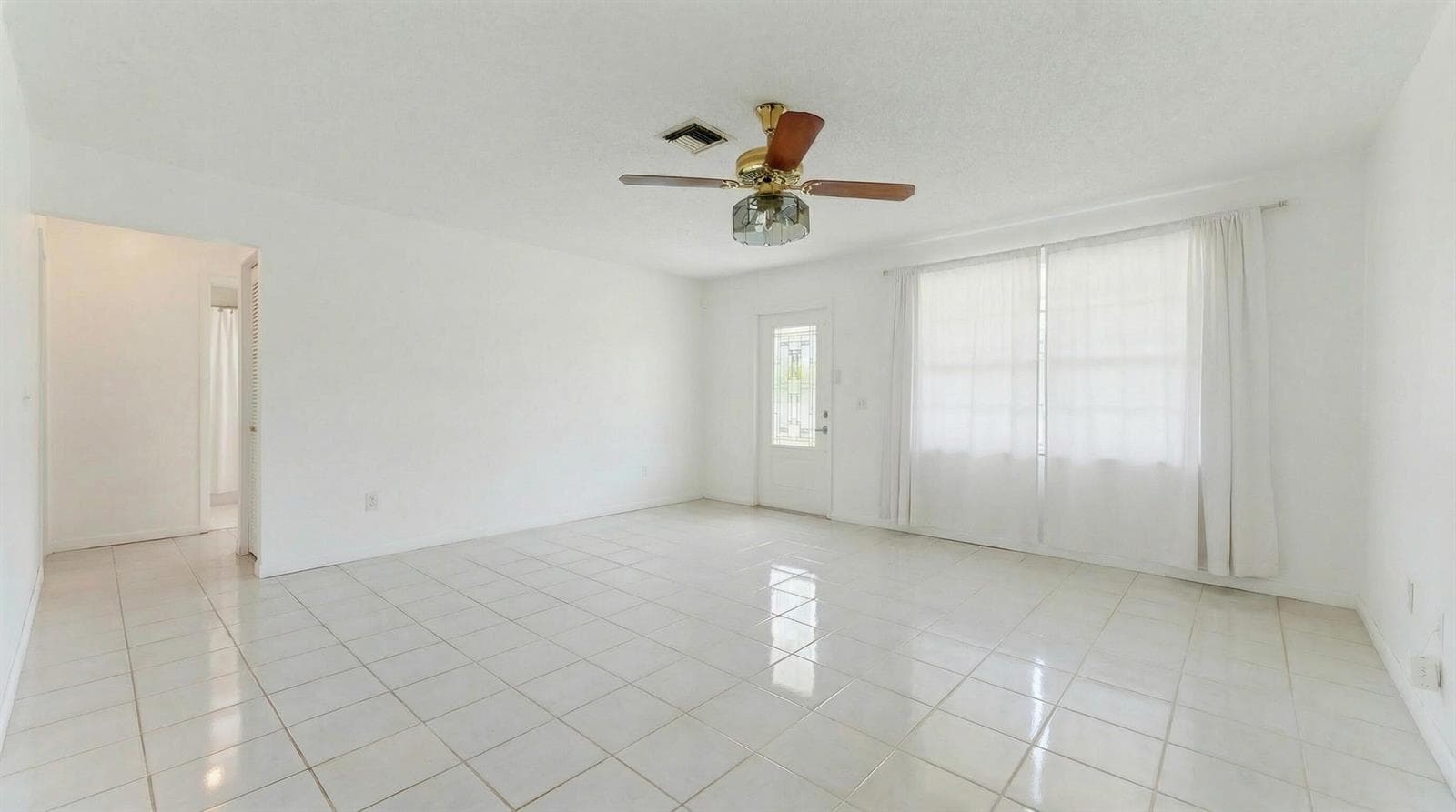 428 Alemeda Drive, Palm Springs FL 33461 photo 2
