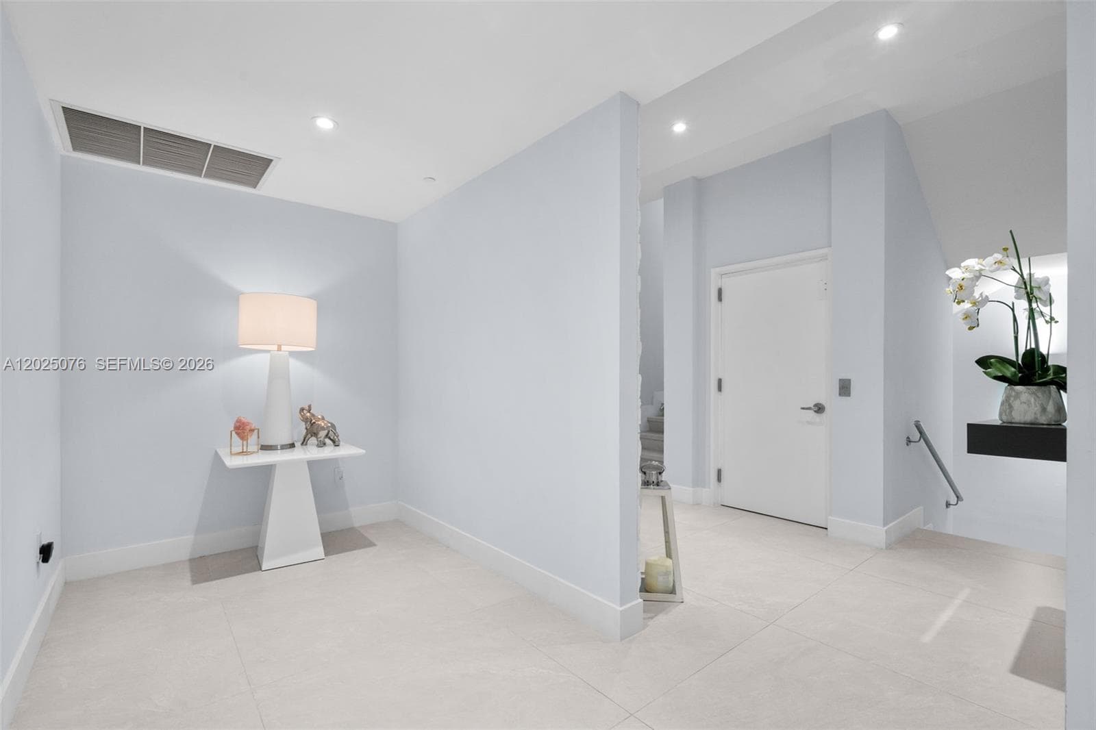 650 NE 32nd St, Miami FL 33137 photo 3