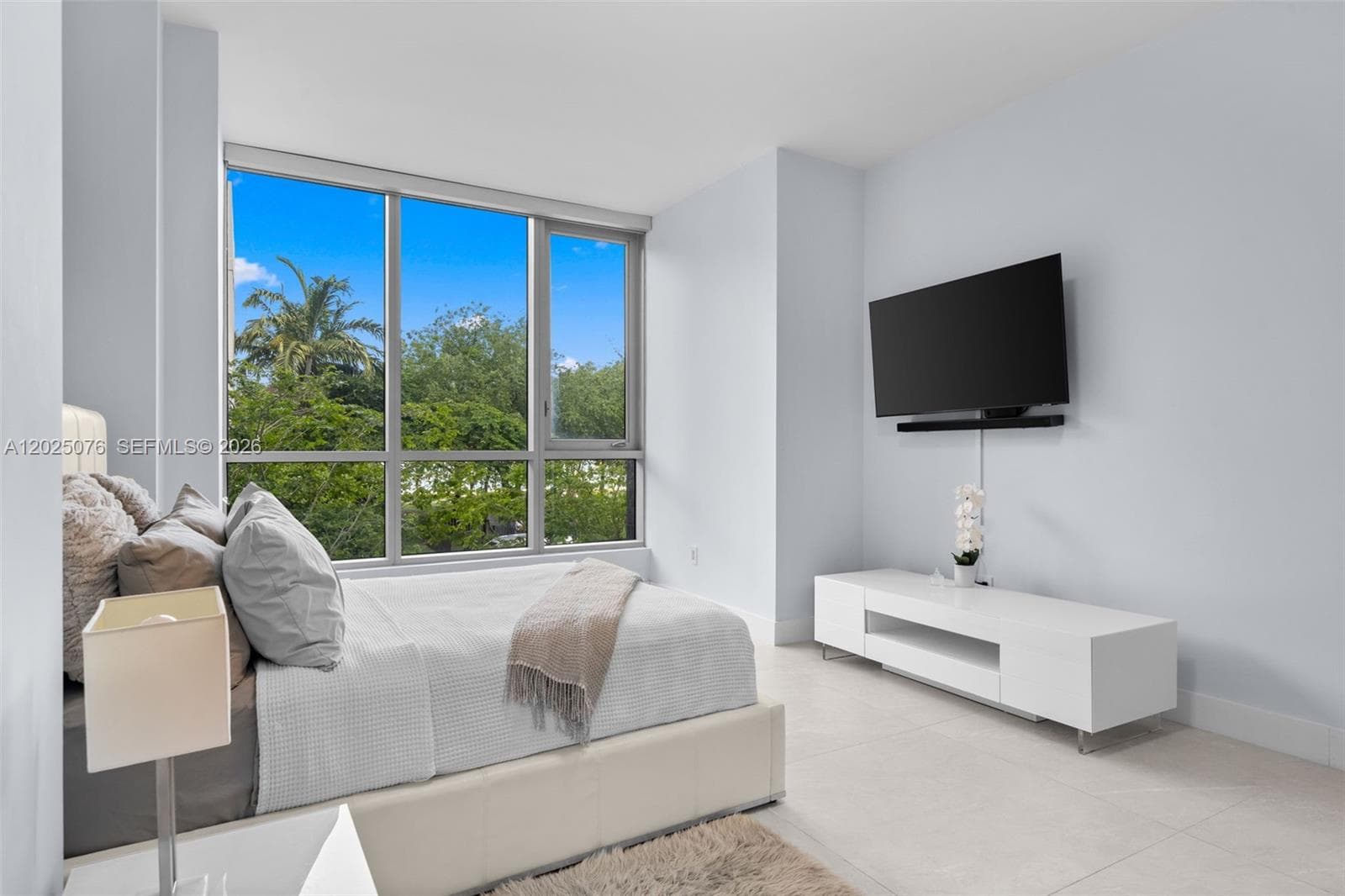 650 NE 32nd St, Miami FL 33137 photo 5