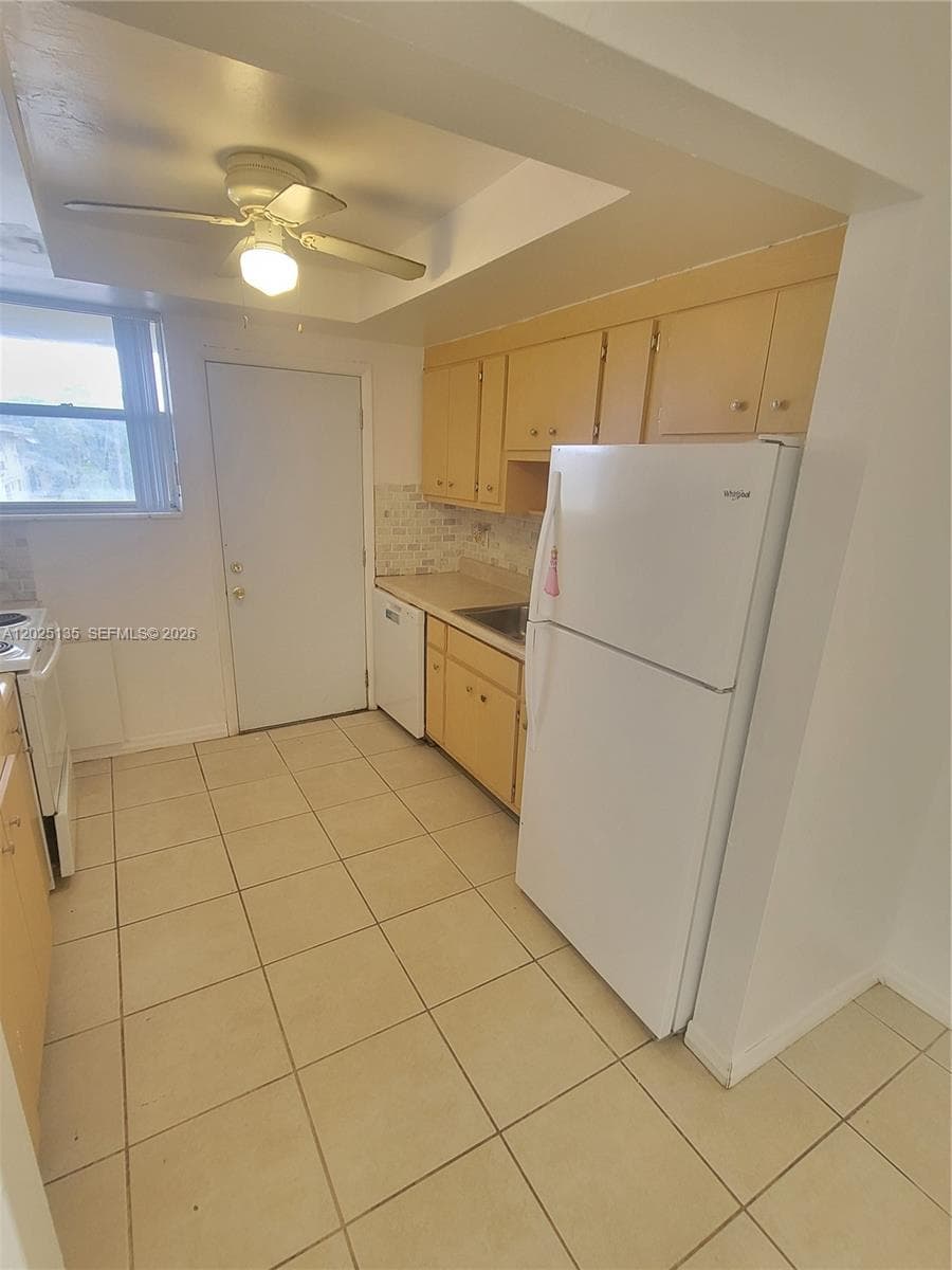 11960 NE 19th Dr # 16, North Miami FL 33181 photo 2