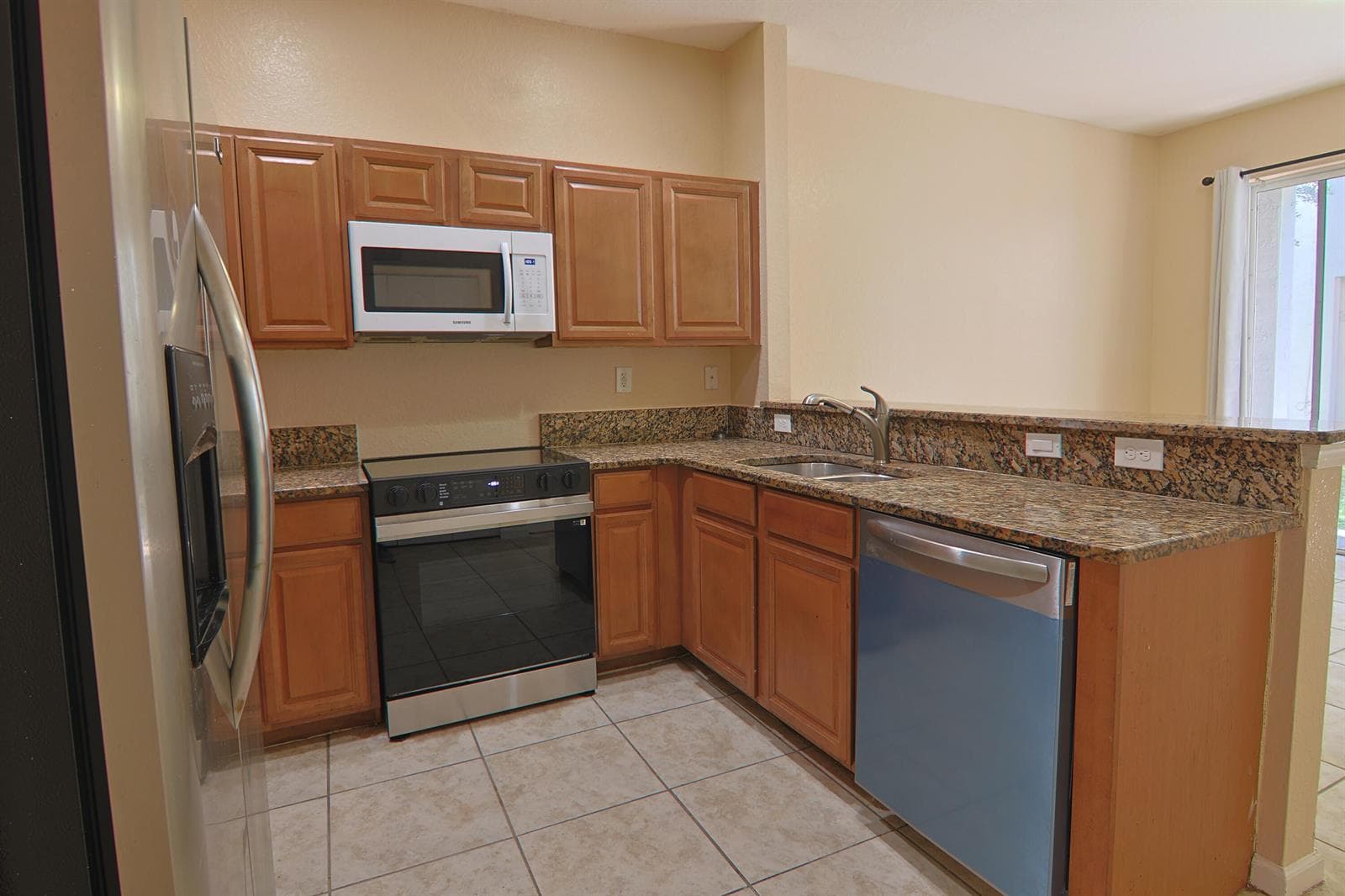 21211 NW 14th Place # 27, Miami Gardens FL 33169 photo 2