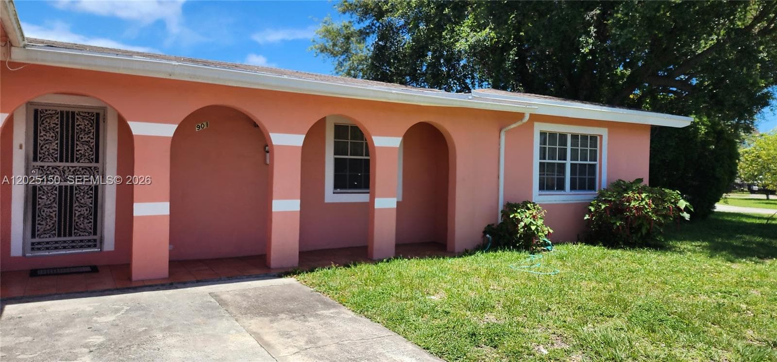 901 NE 160th Ter, North Miami Beach FL 33162 photo 4