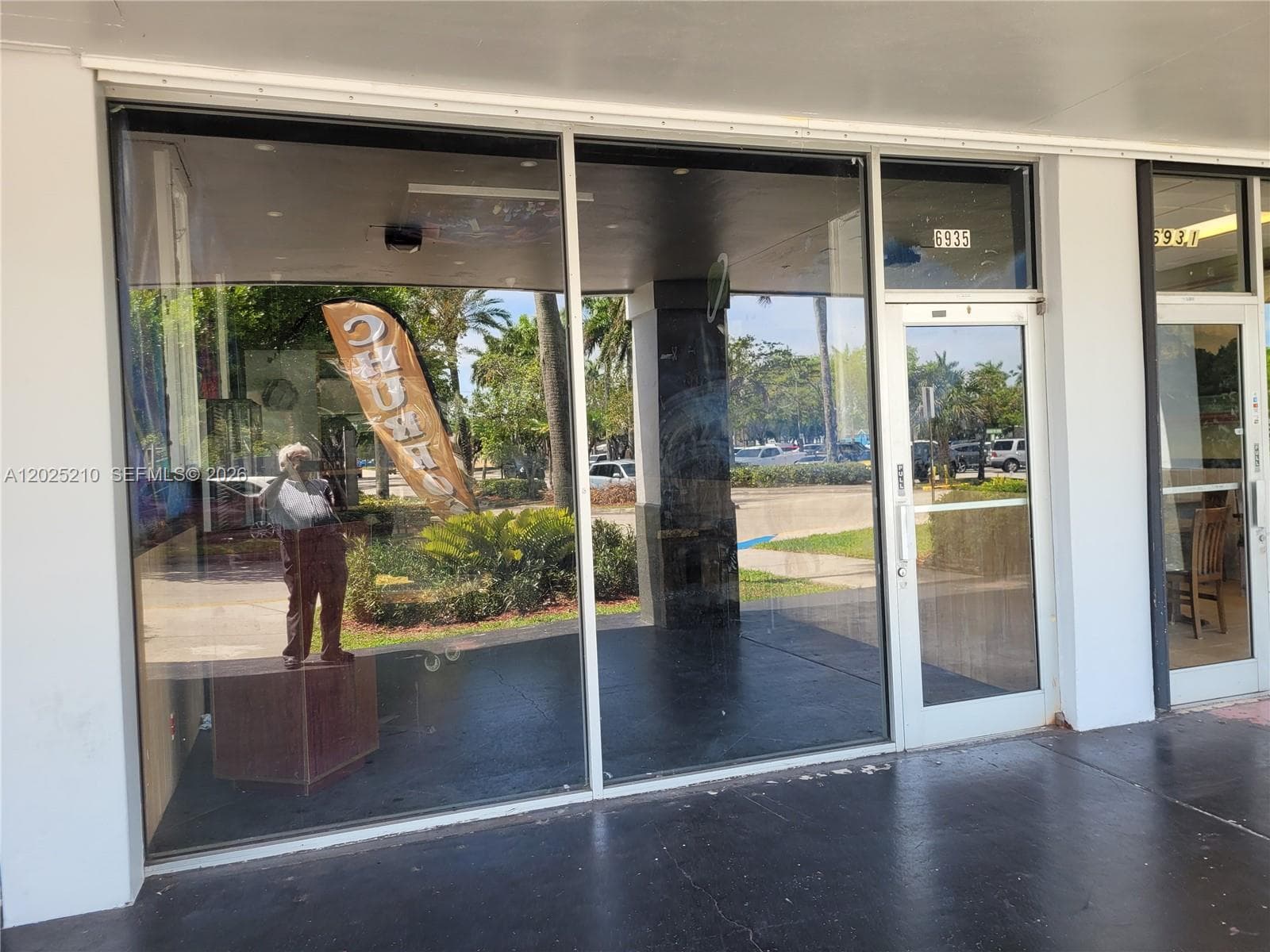 6935 Taft, Hollywood FL 33125 photo 3