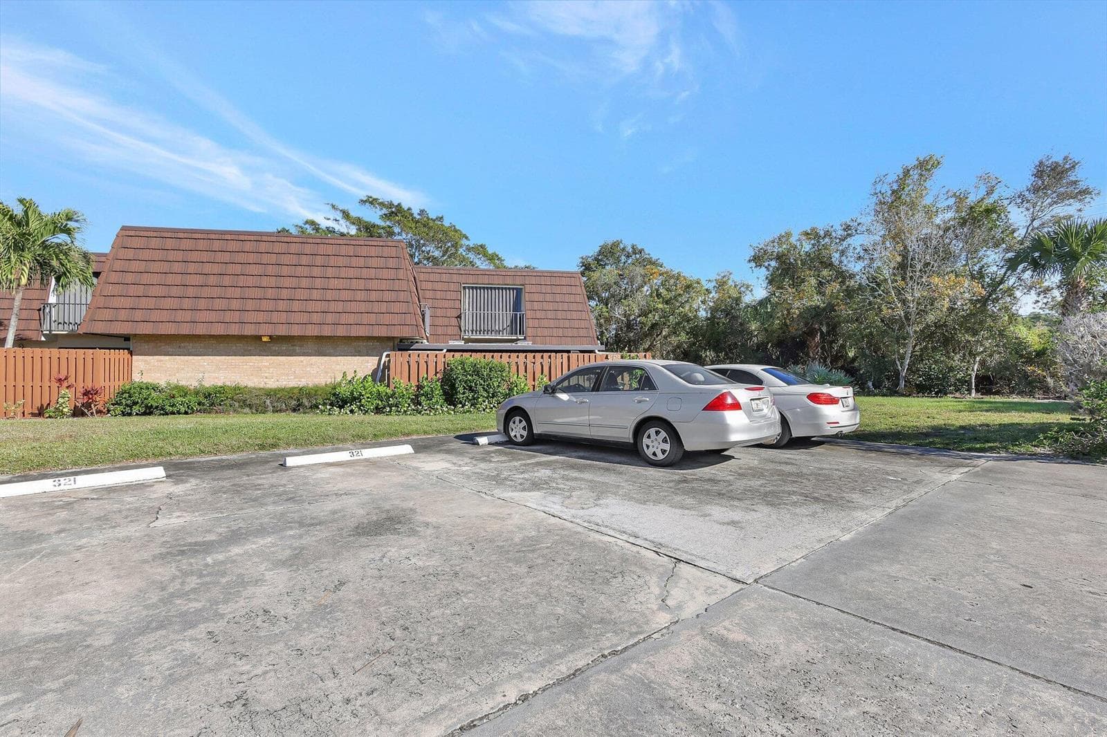 5852 SE Riverboat Drive # 321, Stuart FL 34997 photo 2