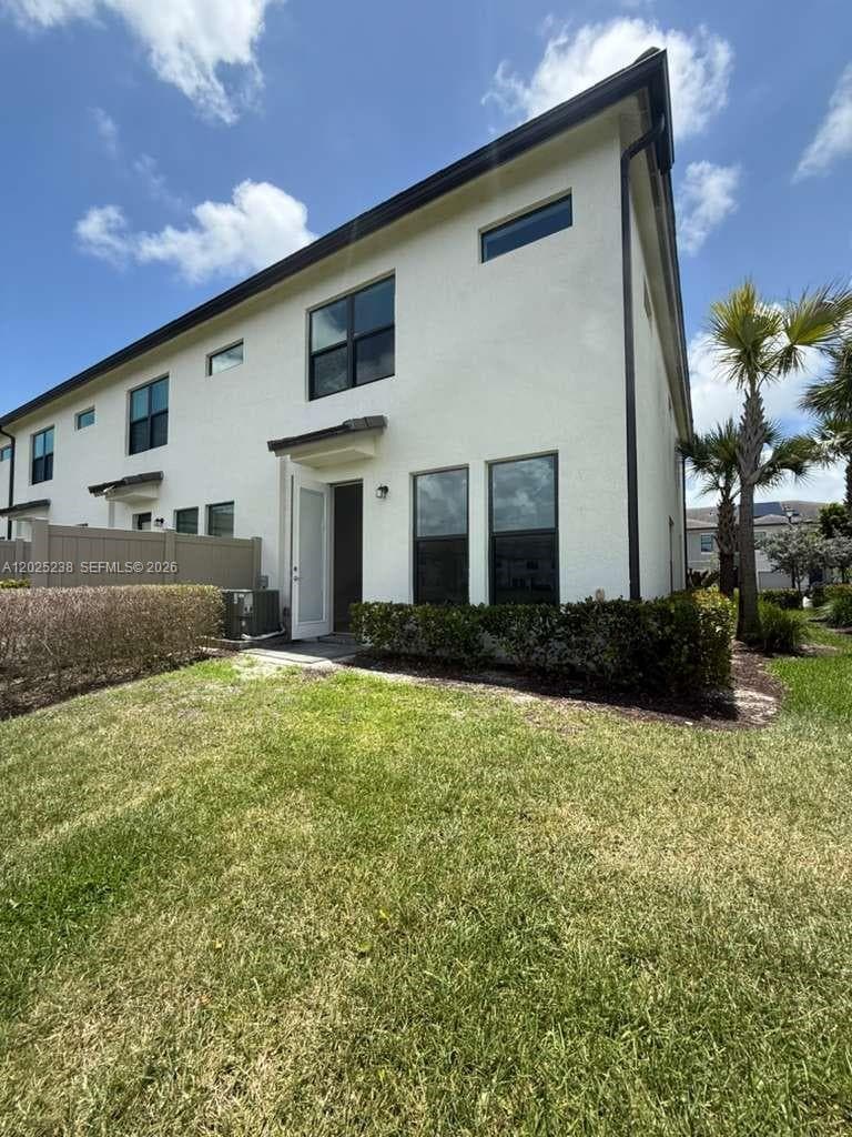 2163 Appleton Cir S, Oakland Park FL 33309 photo 2