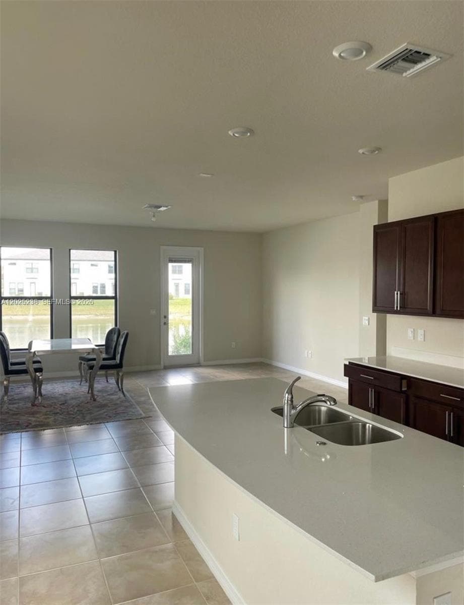 2163 Appleton Cir S, Oakland Park FL 33309 photo 4